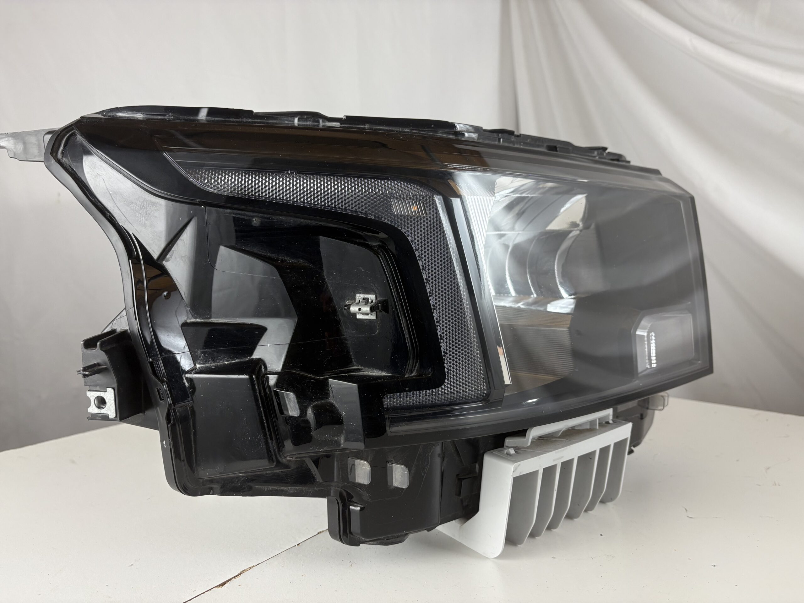 2022-2025 Nissan Frontier Passenger Headlight