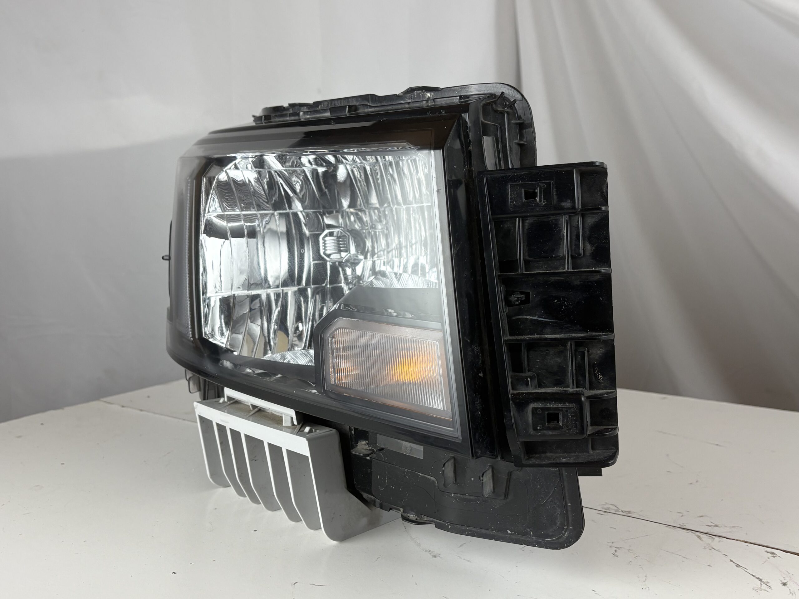 2022-2025 Nissan Frontier Passenger Headlight