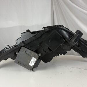 2021-2025 Toyota Sienna Driver Headlight - Image 4