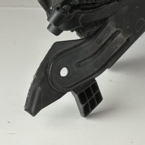 2021-2025 Toyota Sienna Driver Headlight - Image 5