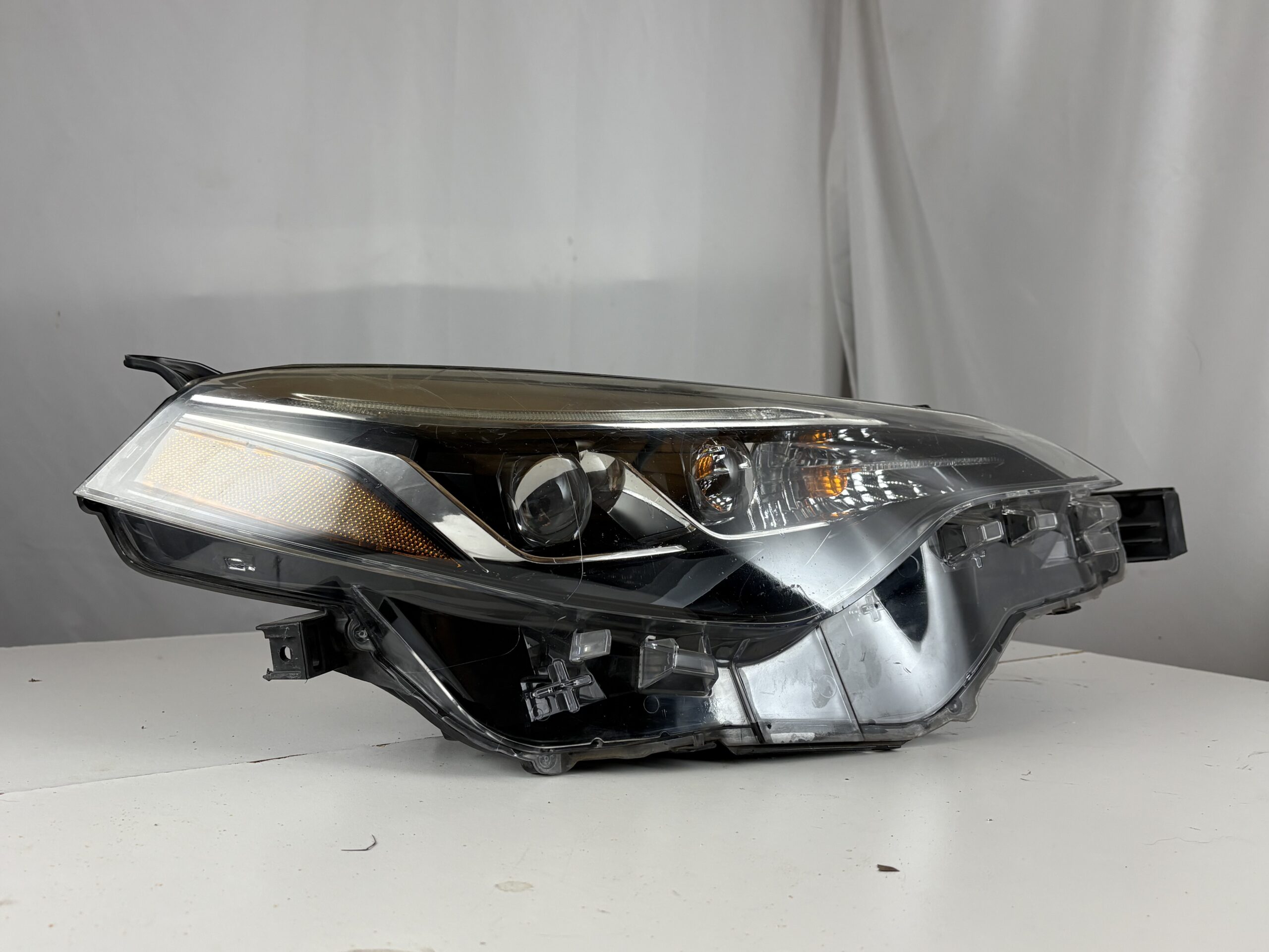 2017-2019 Toyota Corolla Passenger Headlight