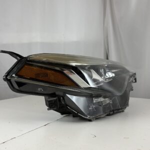 2017-2019 Toyota Corolla Passenger Headlight - Image 6
