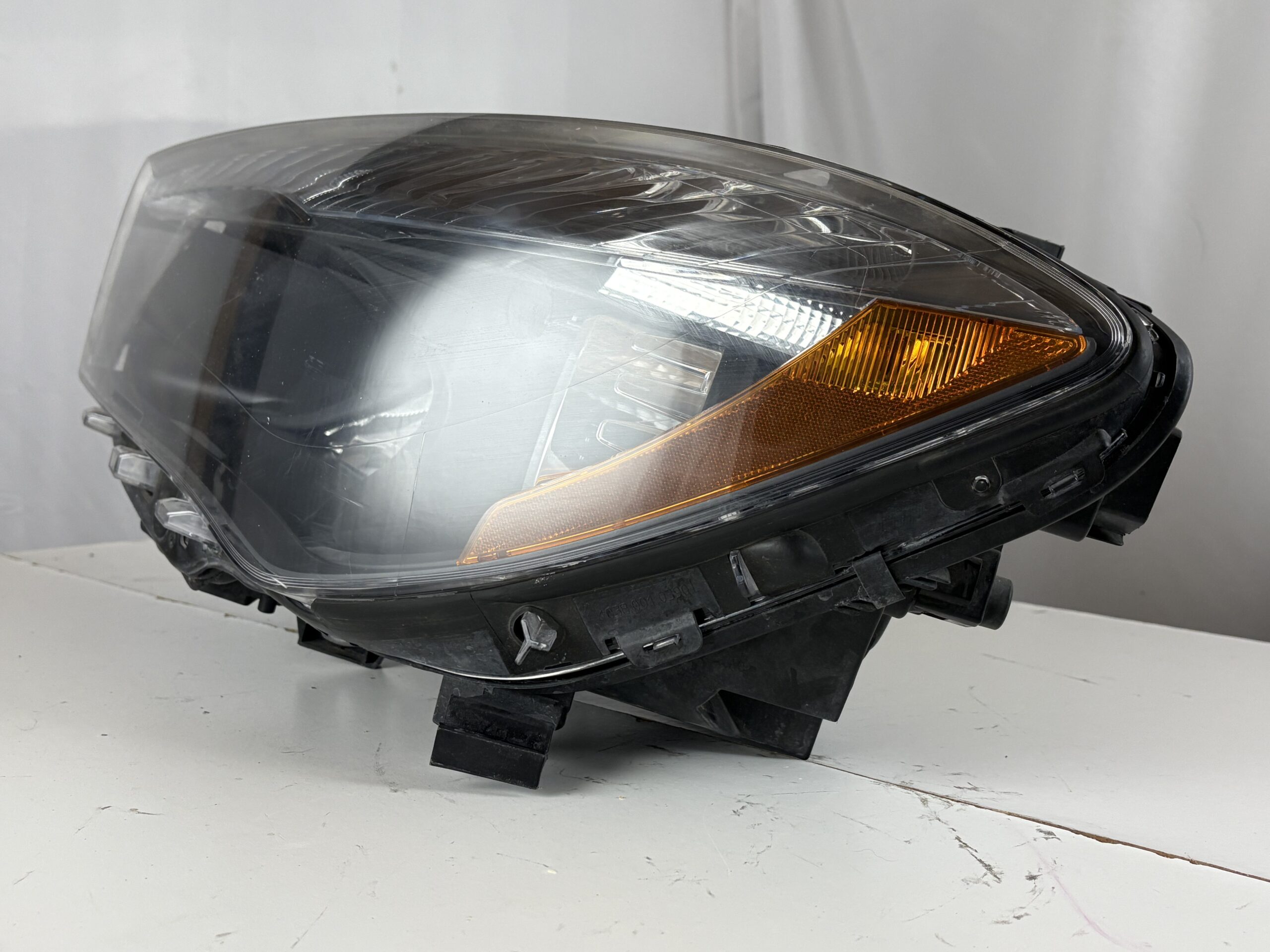2014-2017 Mercedes-Benz CLA250 Driver Headlight
