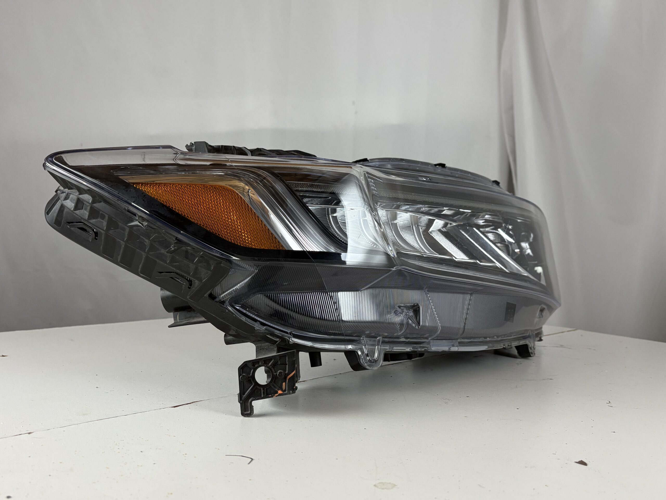2018-2020 Honda Accord Passenger Headlight