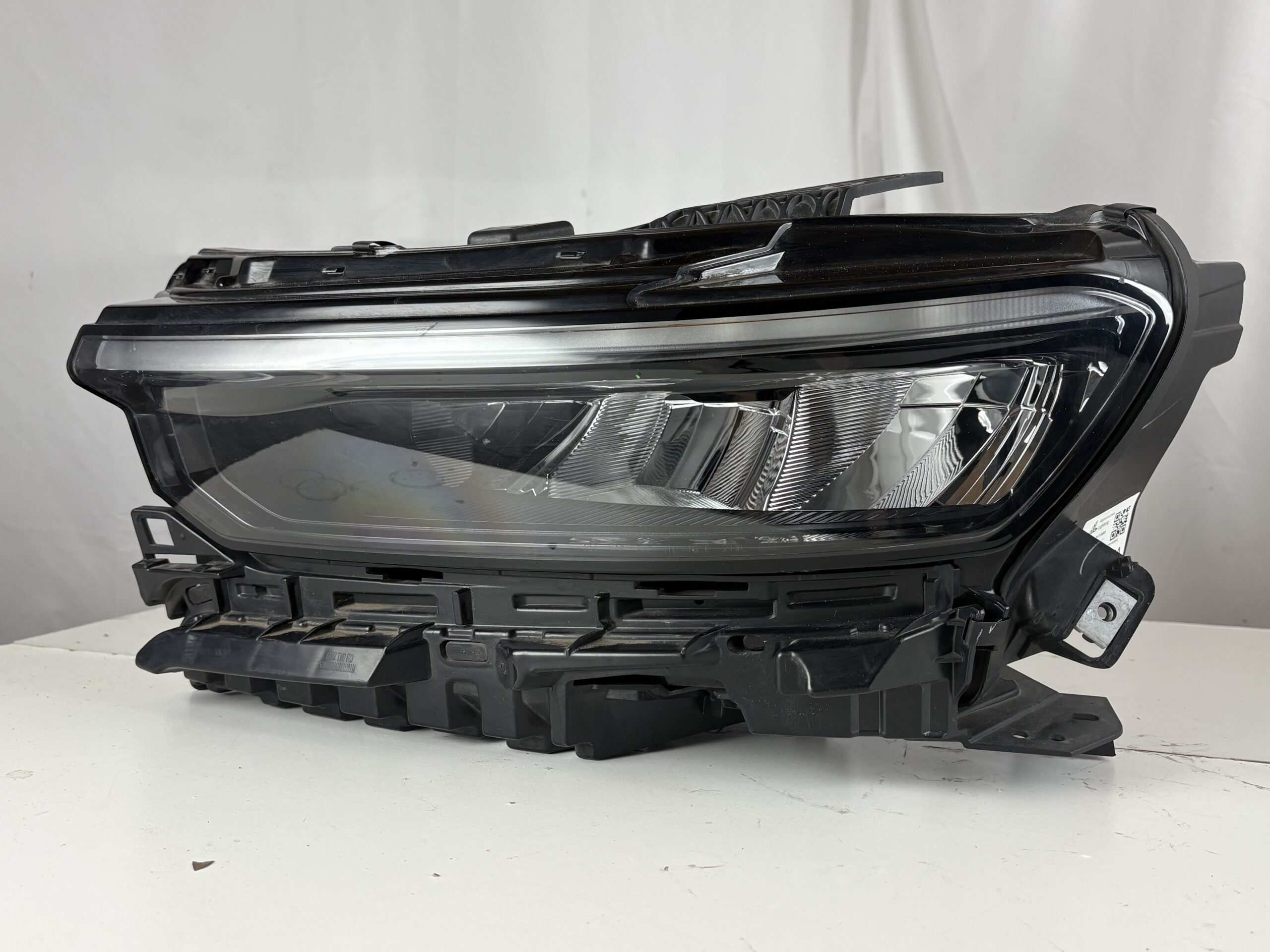 2021-2024 Jeep Grand Cherokee Driver Headlight