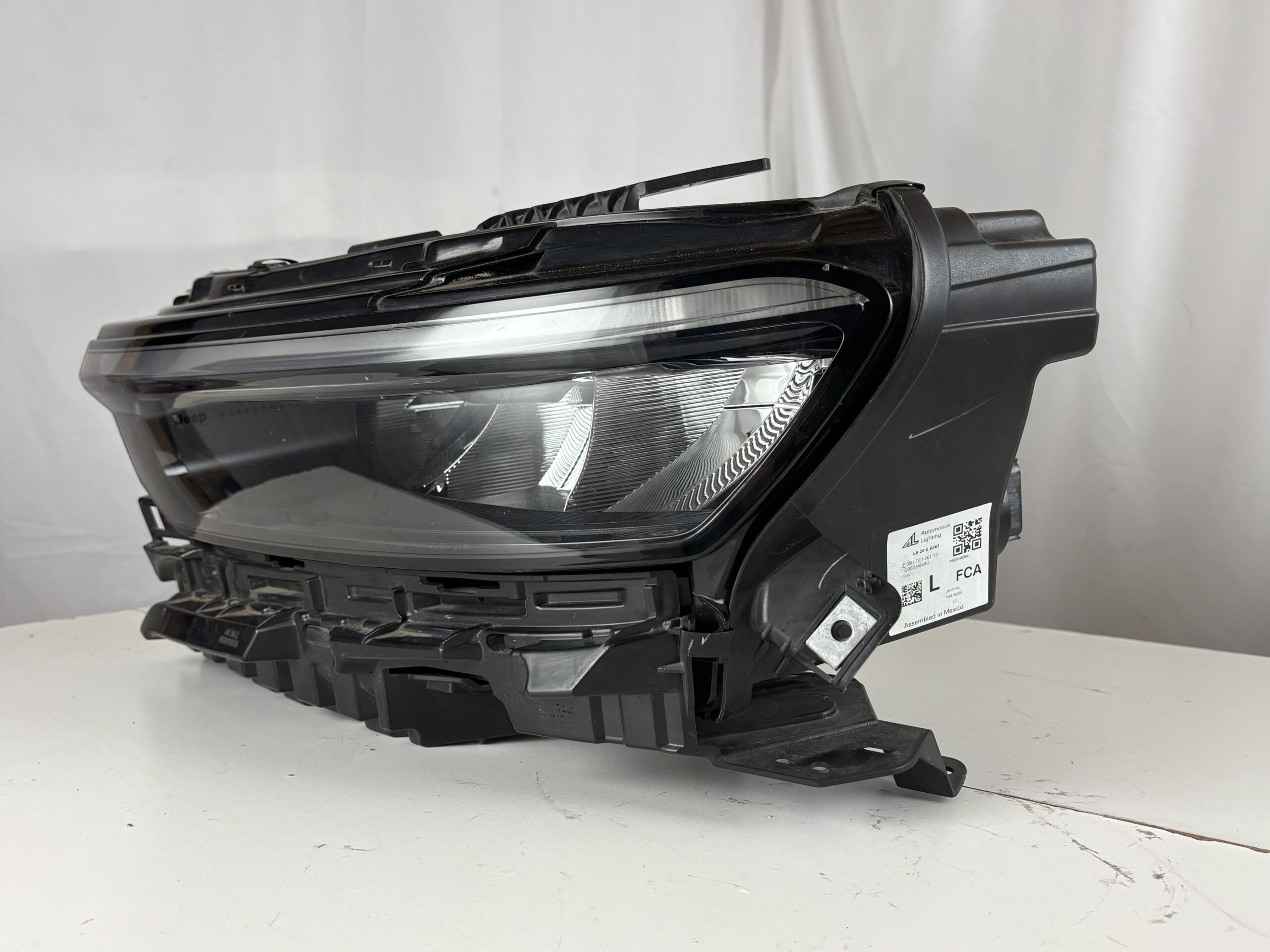 2021-2024 Jeep Grand Cherokee Driver Headlight