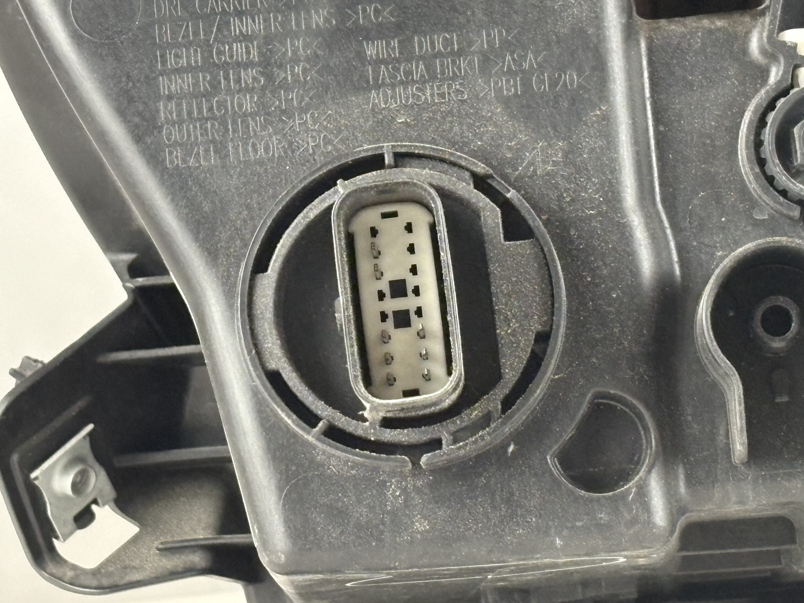 2021-2024 Jeep Grand Cherokee Driver Headlight