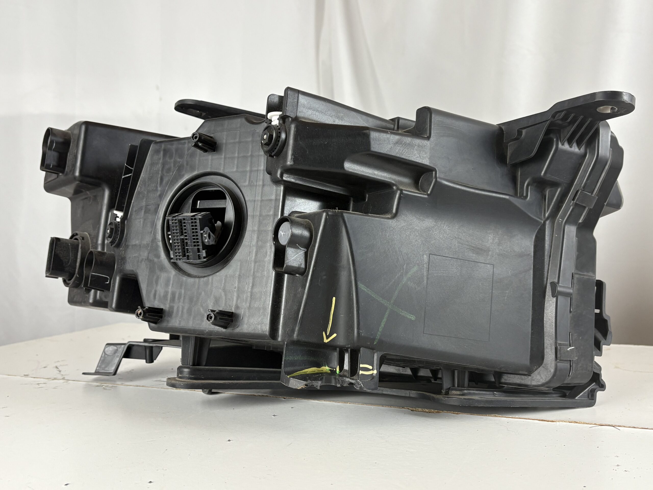 2021-2024 Jeep Grand Cherokee Driver Headlight
