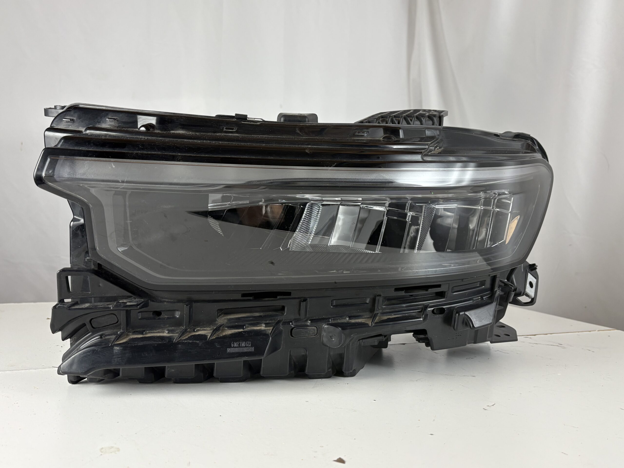 2021-2024 Jeep Grand Cherokee Driver Headlight