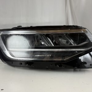 2022-2025 Volkswagen Tiguan Passenger Headlight - Image 1
