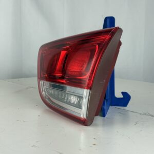 2016-2018 Kia Sorento Passenger Inner Taillight - Image 6