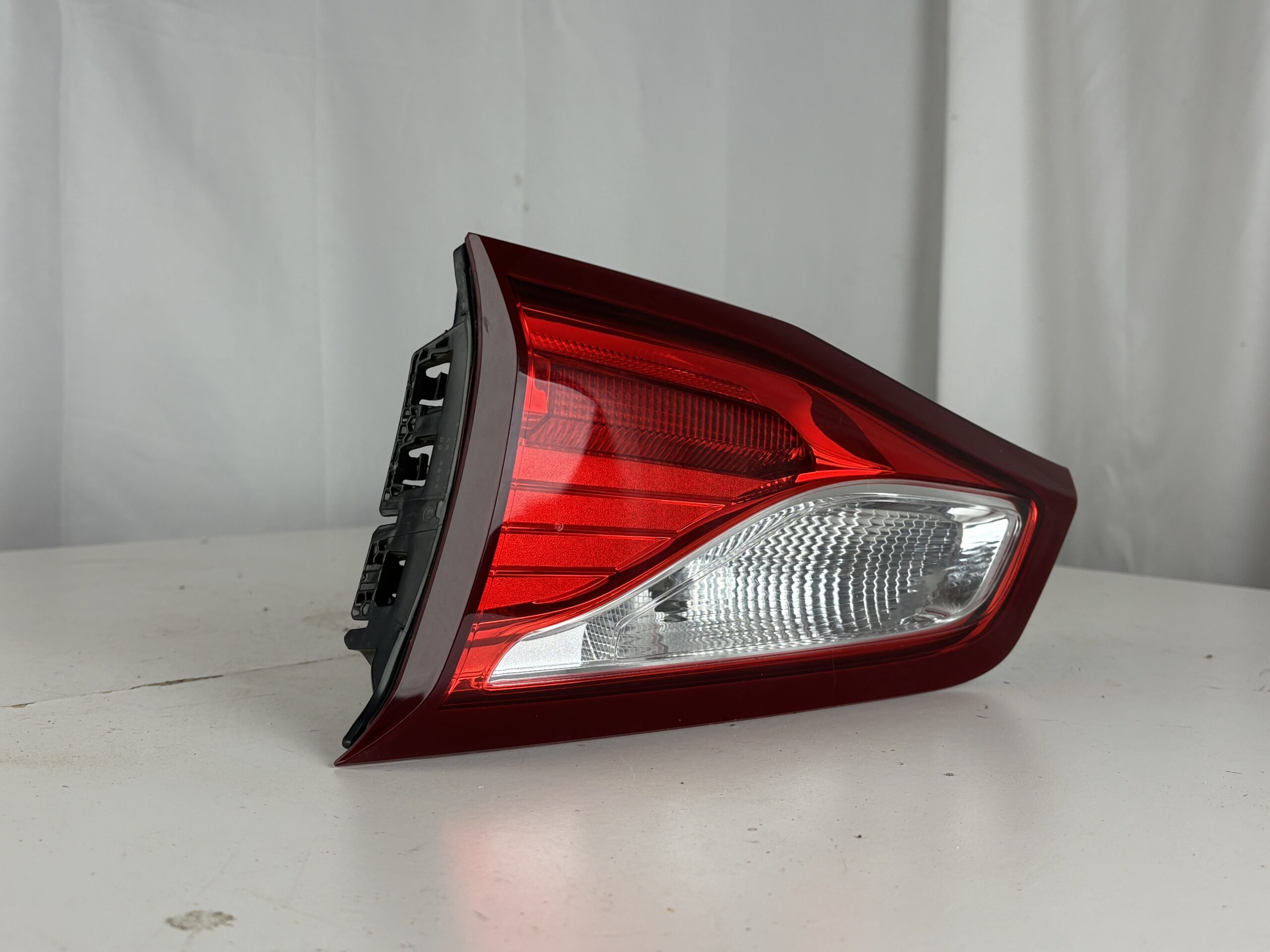 2018-2021 Chevrolet Equinox Passenger Inner Taillight Halogen