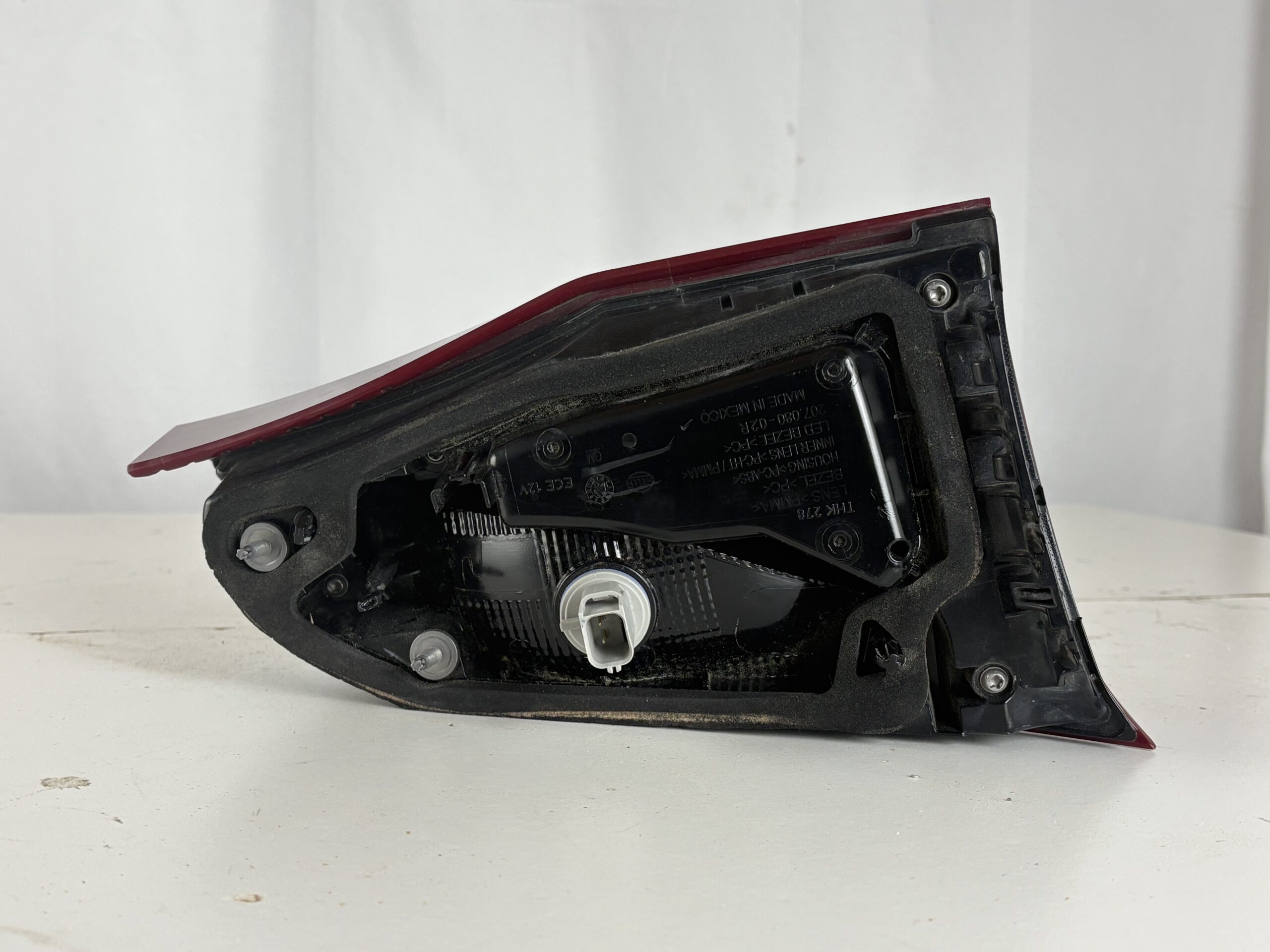 2018-2021 Chevrolet Equinox Passenger Inner Taillight Halogen