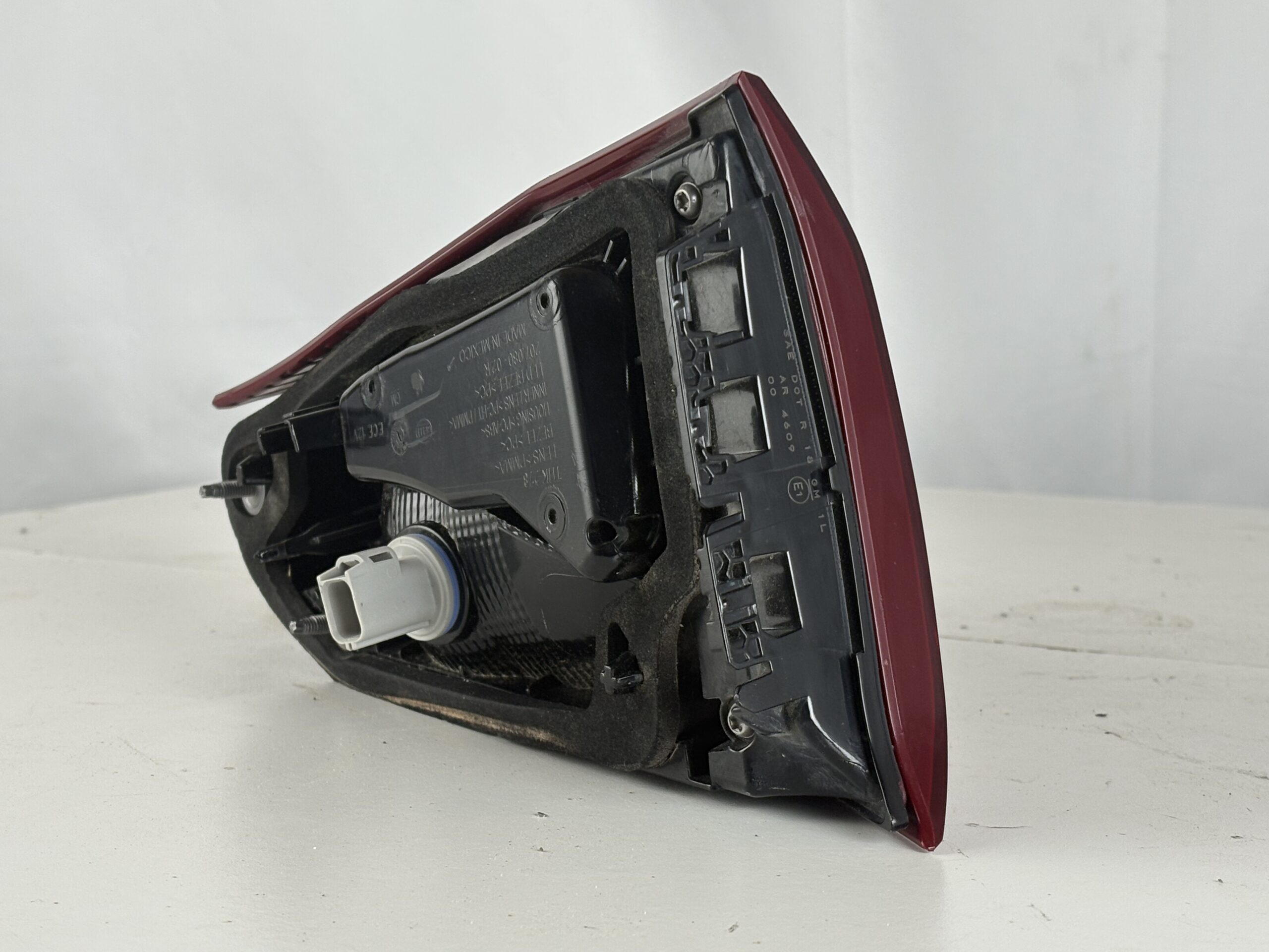 2018-2021 Chevrolet Equinox Passenger Inner Taillight Halogen