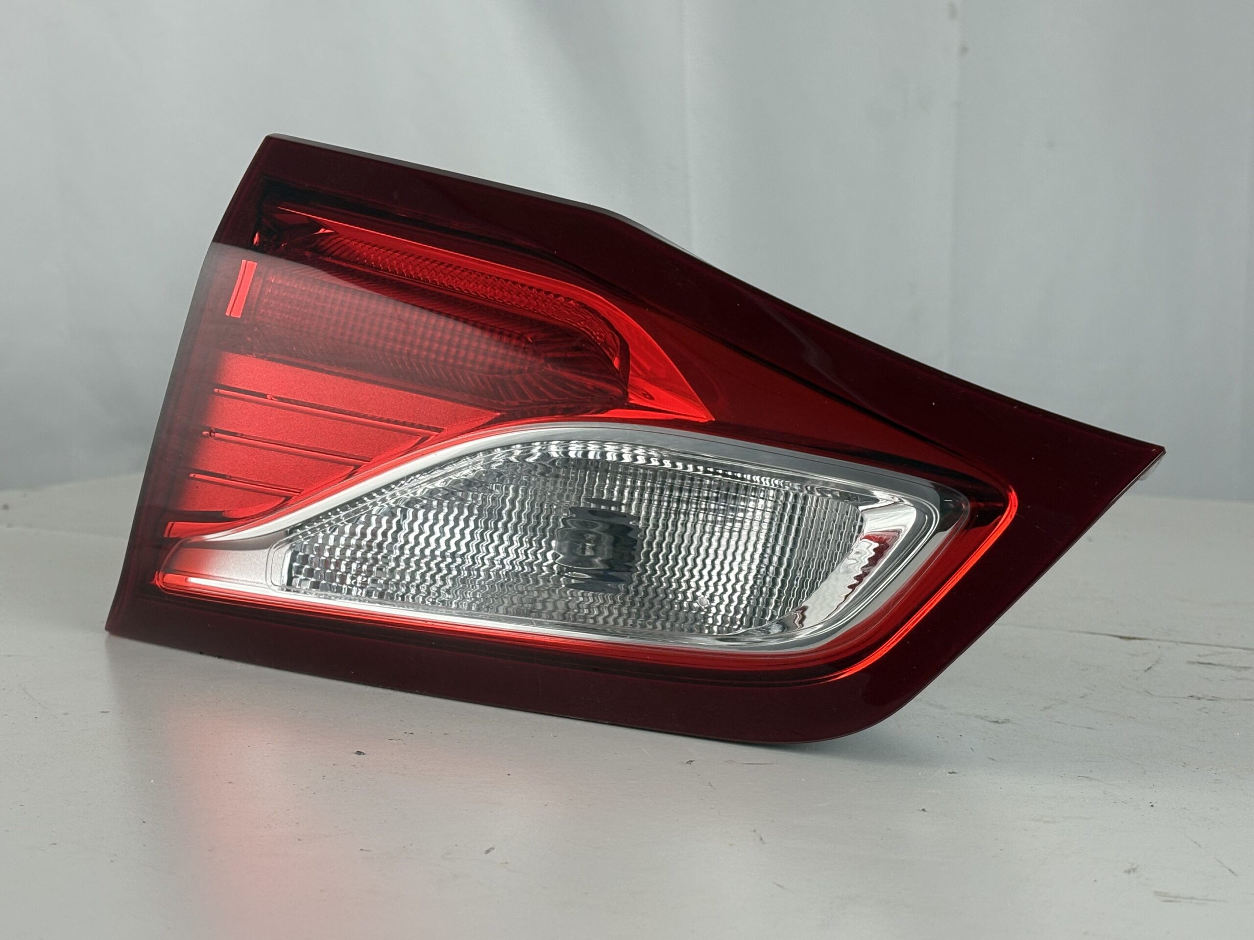 2018-2021 Chevrolet Equinox Passenger Inner Taillight Halogen