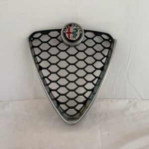 2016-2021 Alfa Romeo Giulia Grille - Image 1