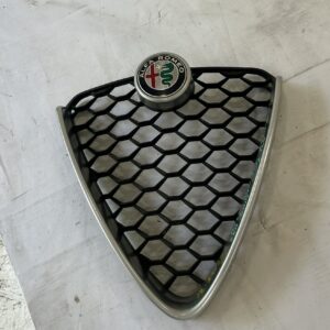 2016-2021 Alfa Romeo Giulia Grille - Image 6