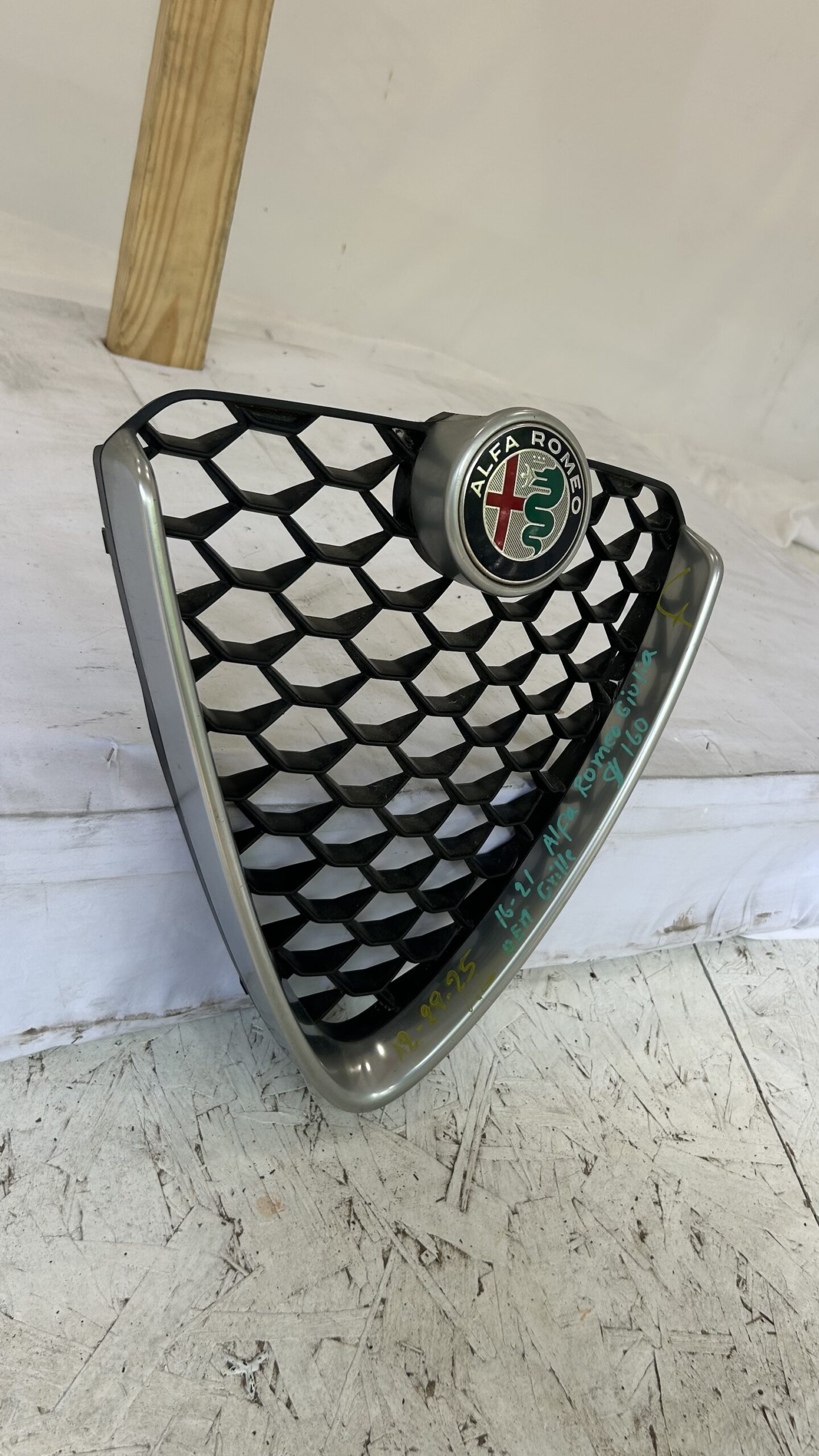 2016-2021 Alfa Romeo Giulia Grille