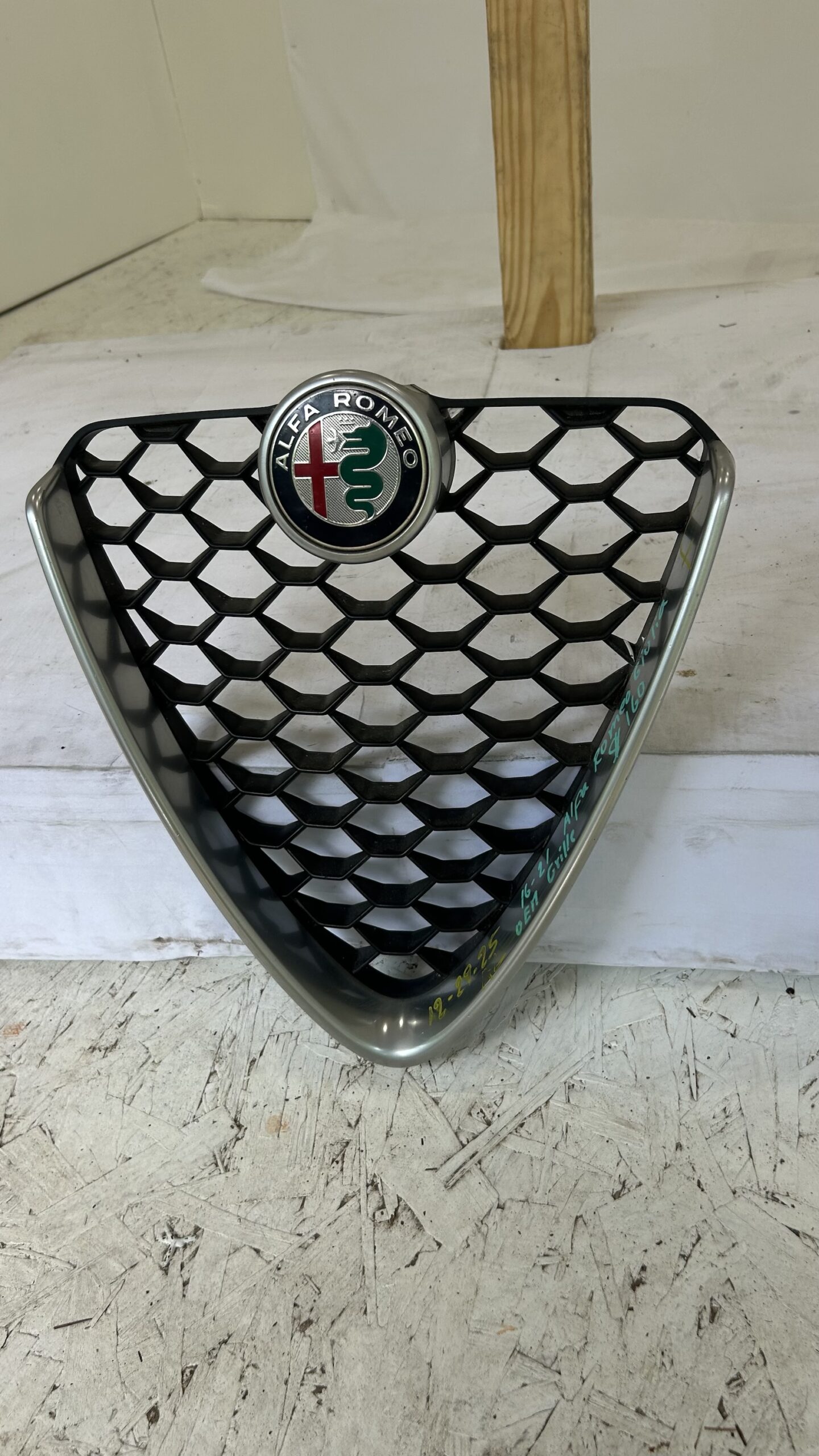 2016-2021 Alfa Romeo Giulia Grille