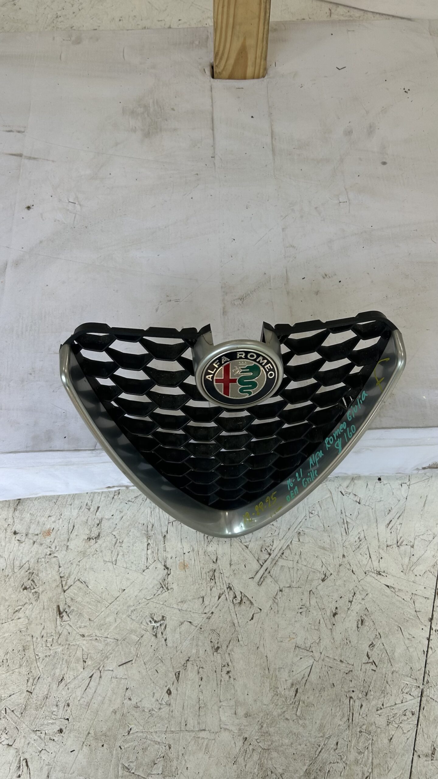 2016-2021 Alfa Romeo Giulia Grille