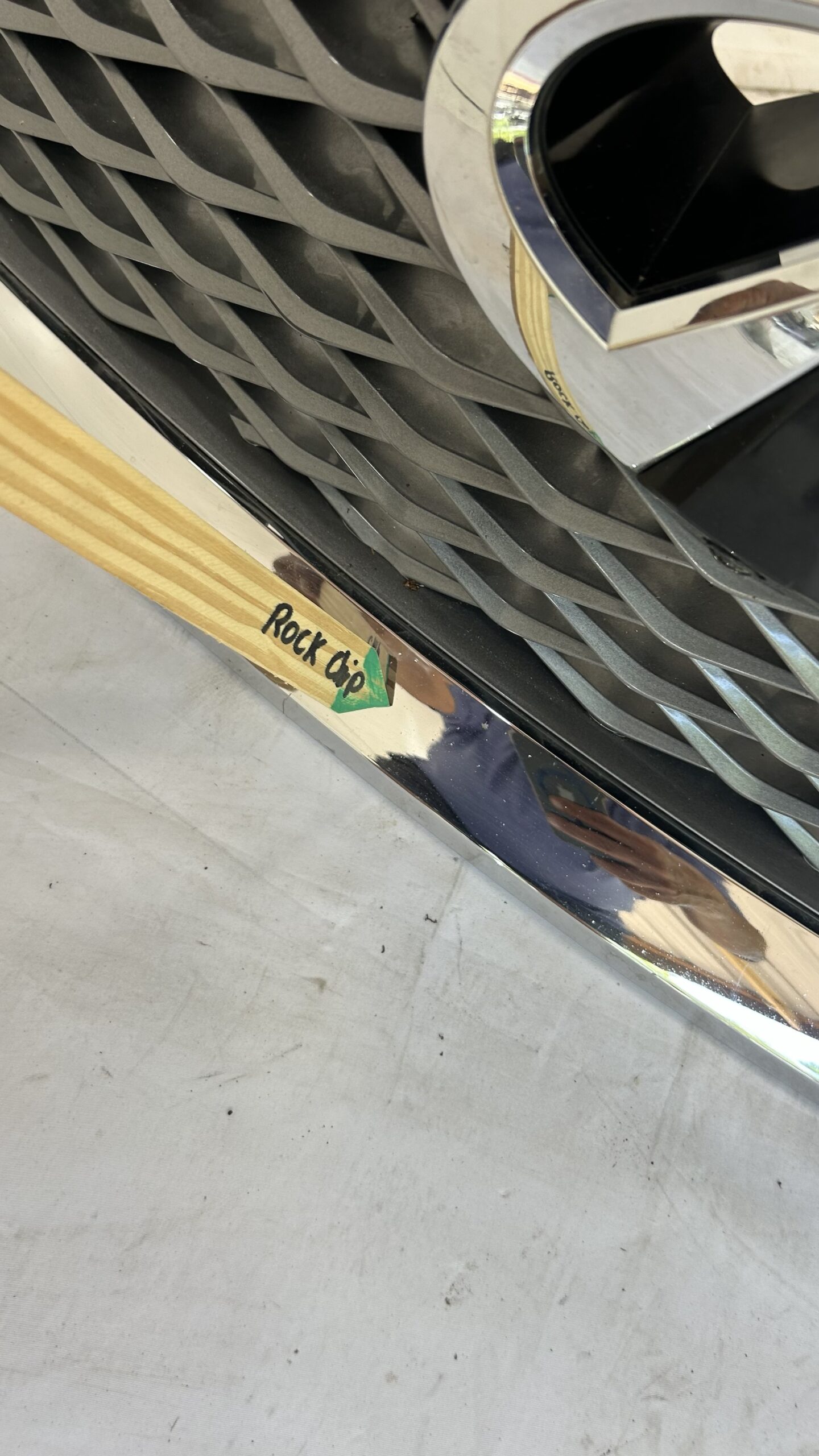 2018-2020 Infiniti  QX80 Grille W/ camera