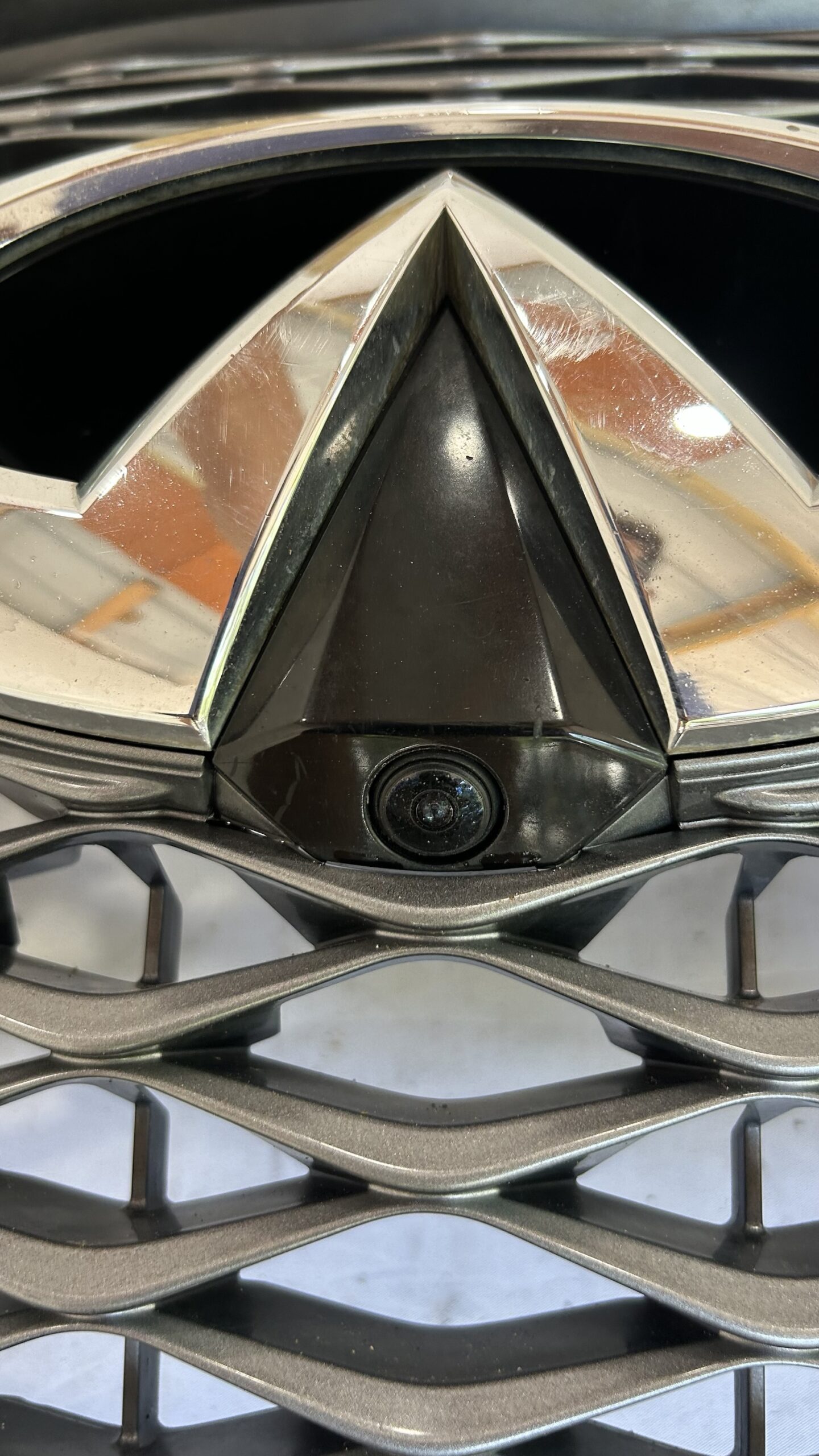 2018-2020 Infiniti  QX80 Grille W/ camera