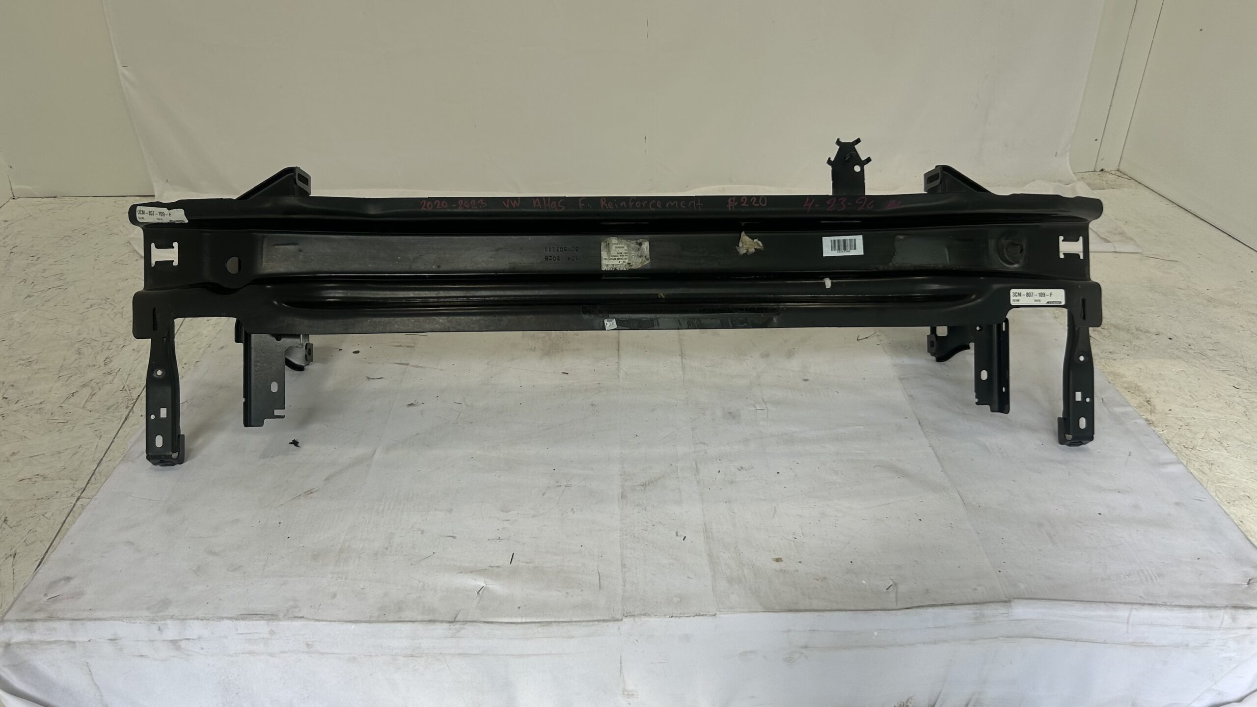 2020-2023 Volkswagen Atlas Front Reinforcement bar