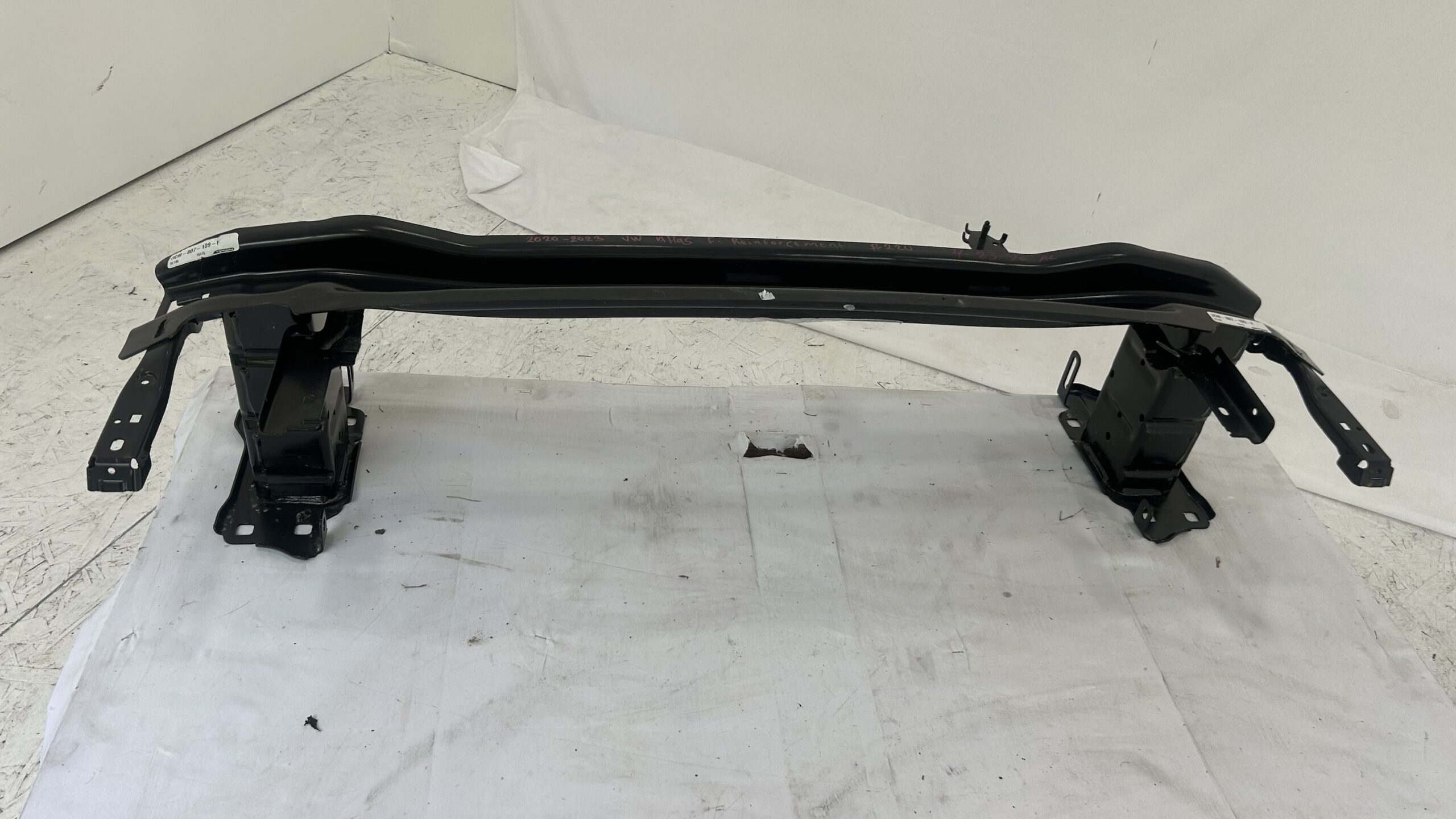2020-2023 Volkswagen Atlas Front Reinforcement bar