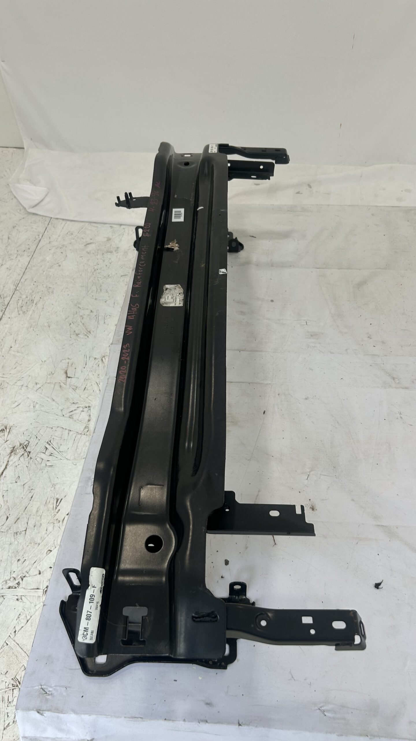 2020-2023 Volkswagen Atlas Front Reinforcement bar