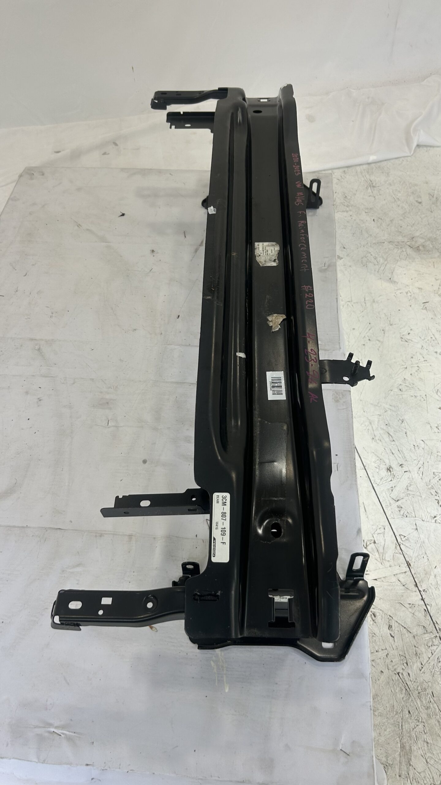 2020-2023 Volkswagen Atlas Front Reinforcement bar