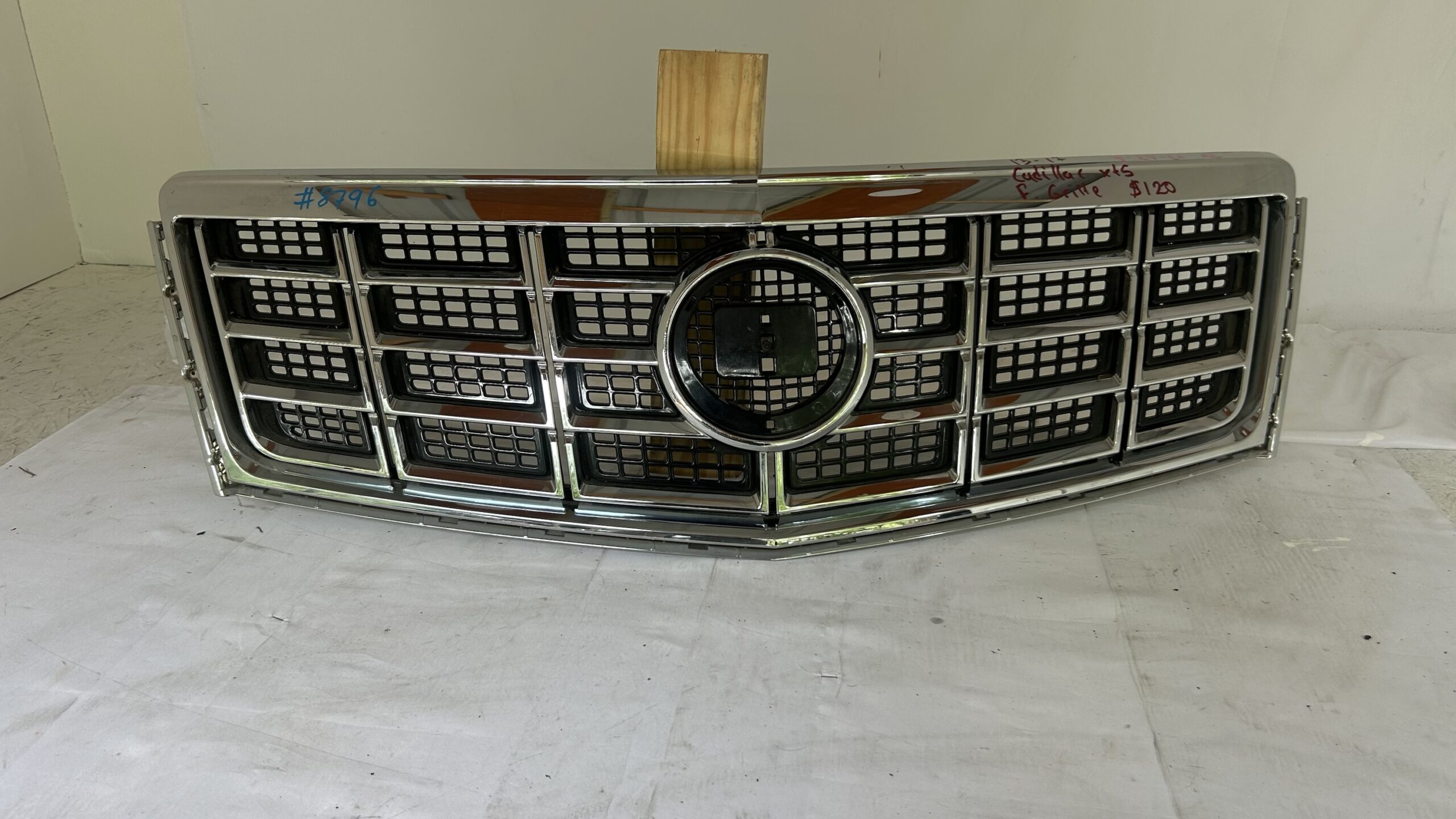 2013-2017 Cadillac  XTS Grille