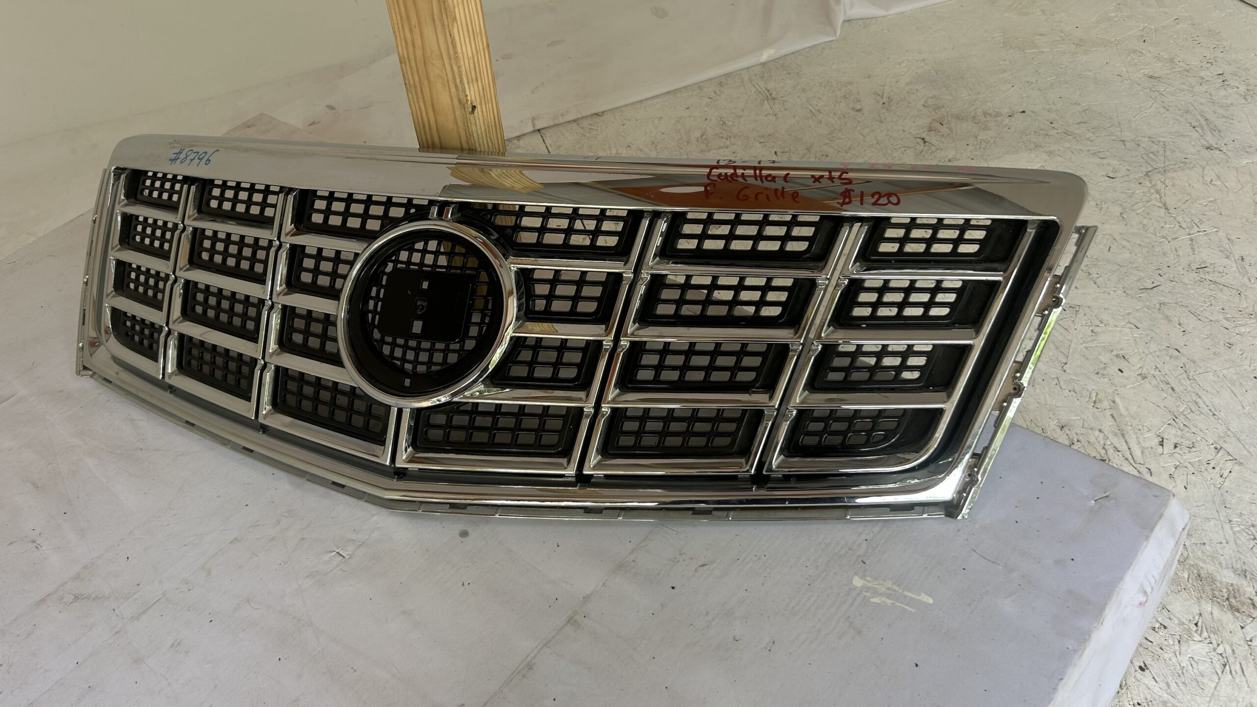 2013-2017 Cadillac  XTS Grille