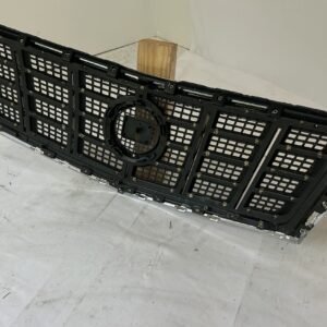 2013-2017 Cadillac  XTS Grille - Image 4