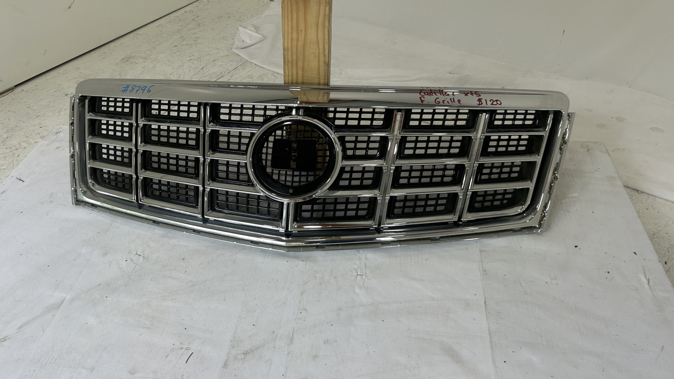 2013-2017 Cadillac  XTS Grille