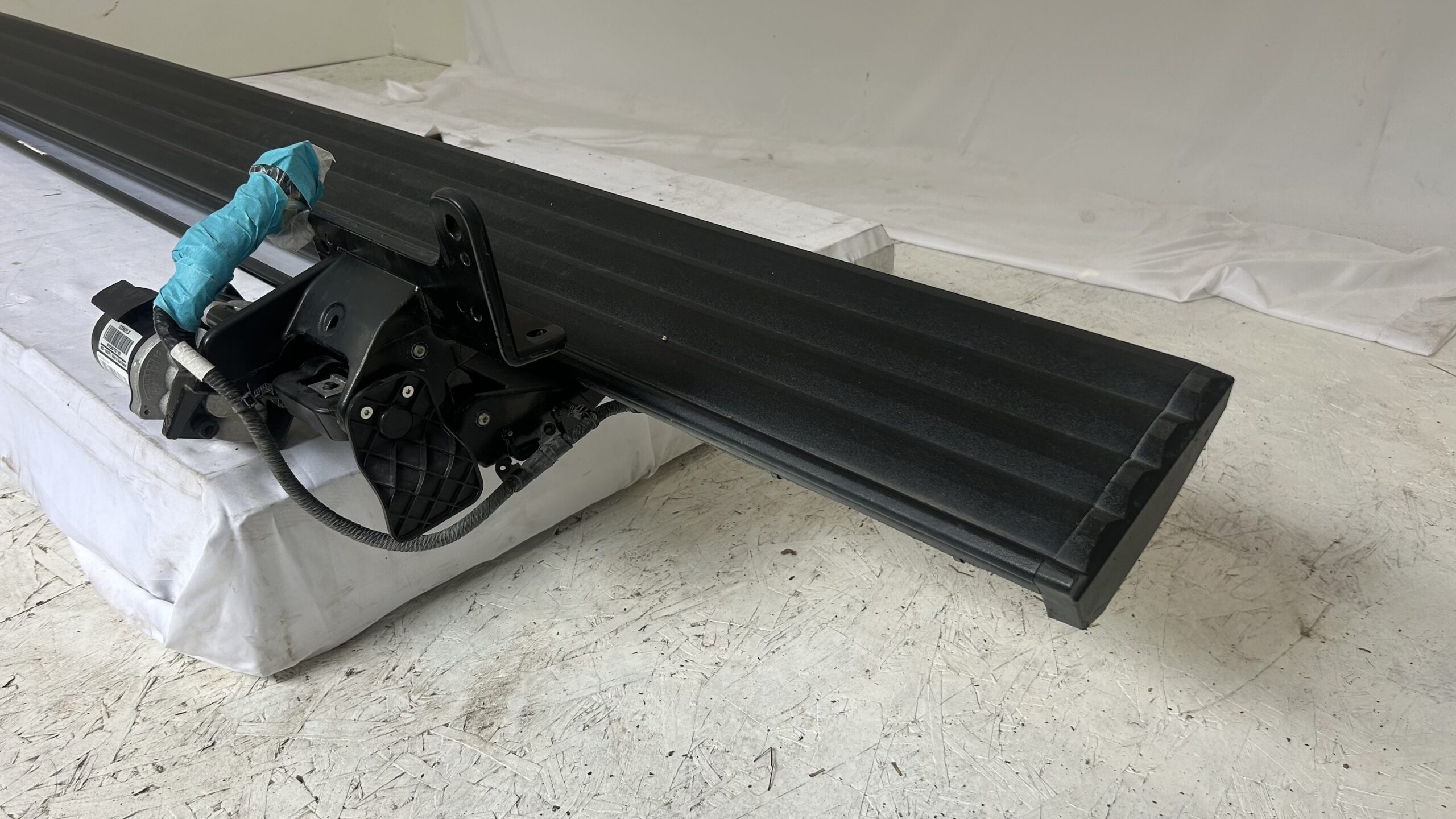 2021-2025 GMC Yukon XL and Cadillac Escalade Running Board Driver Side
