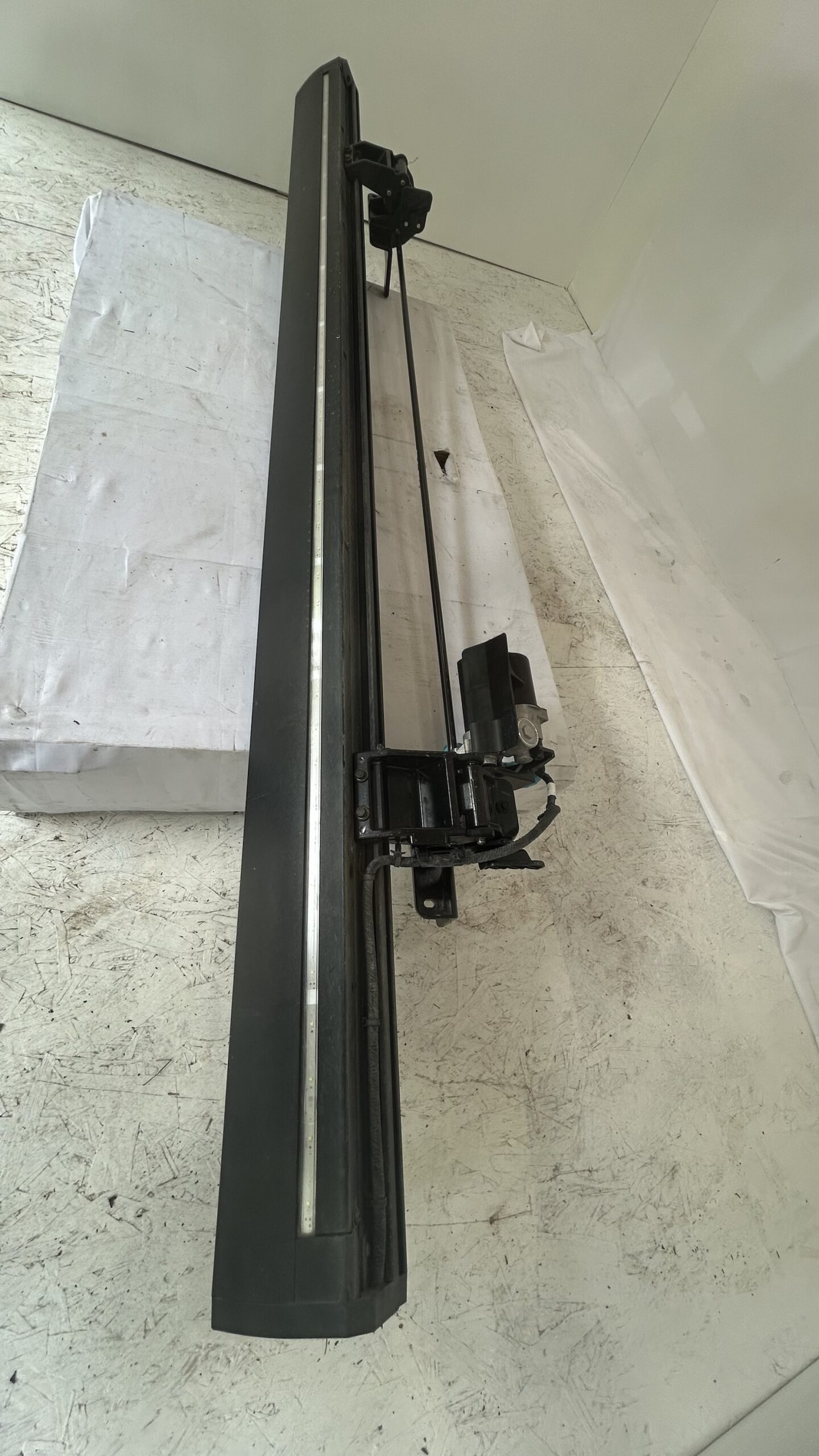 2021-2025 GMC Yukon XL and Cadillac Escalade Running Board Driver Side