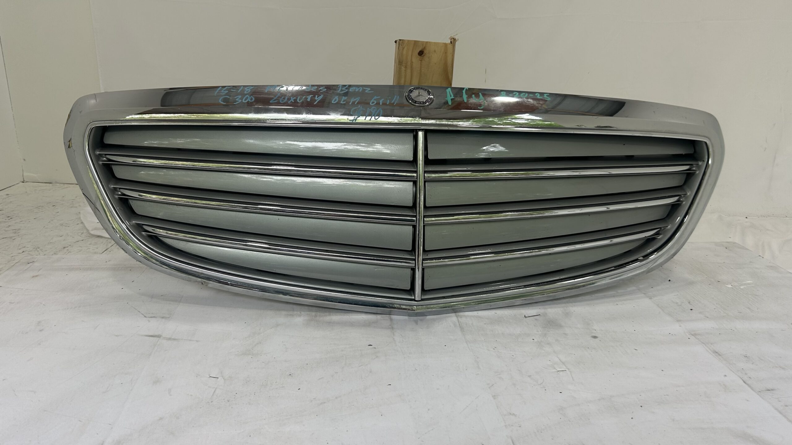 2015-2018 Mercedes Benz C class C300 luxury Grille