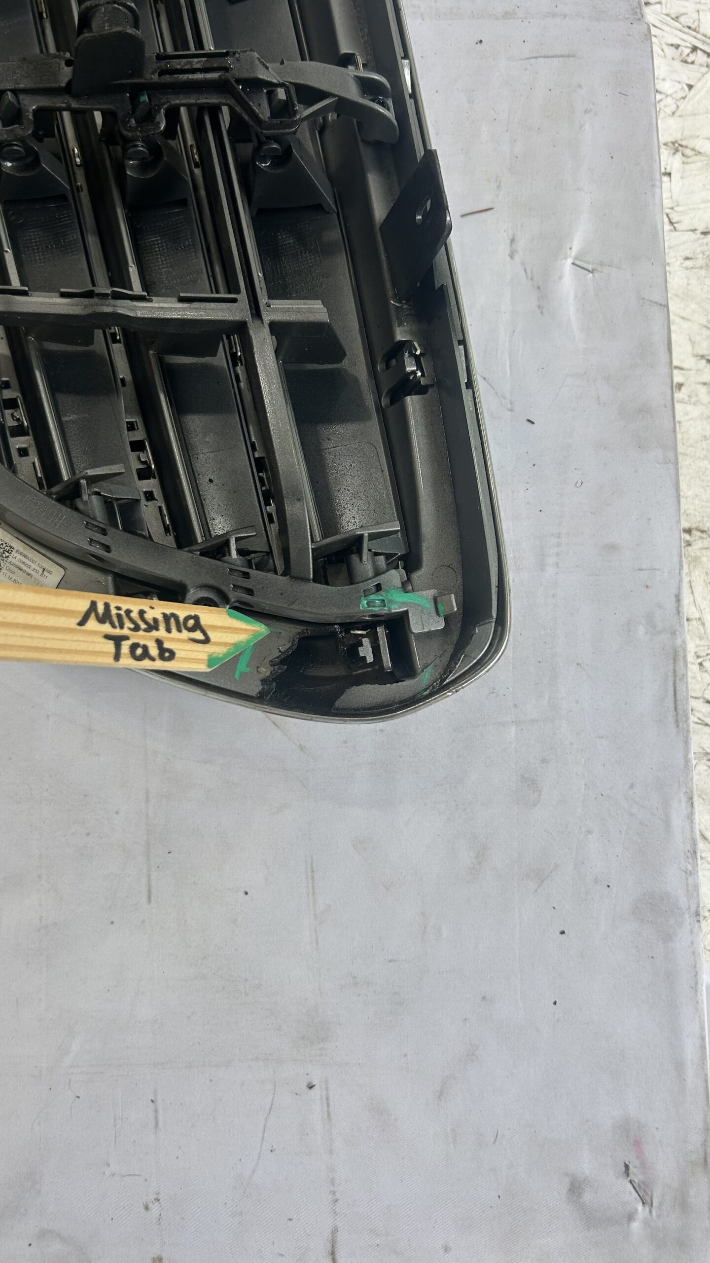 2015-2018 Mercedes Benz C class C300 luxury Grille