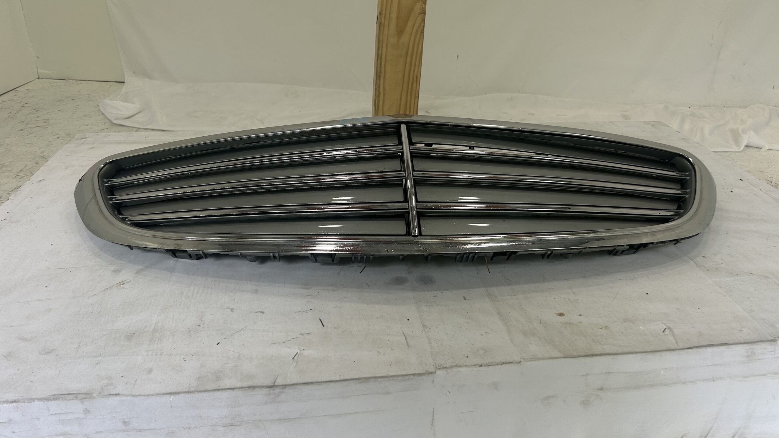 2015-2018 Mercedes Benz C class C300 luxury Grille