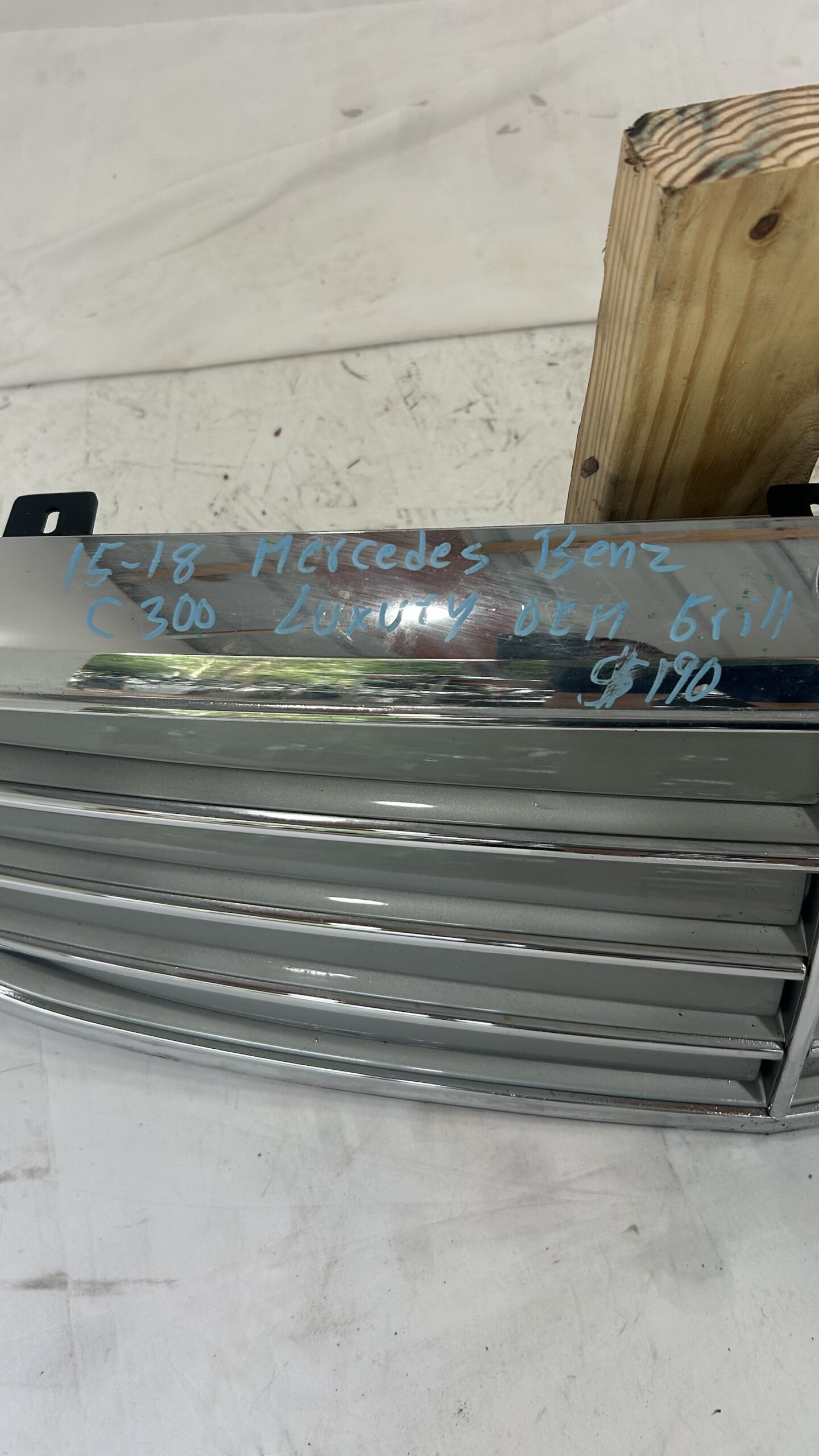 2015-2018 Mercedes Benz C class C300 luxury Grille
