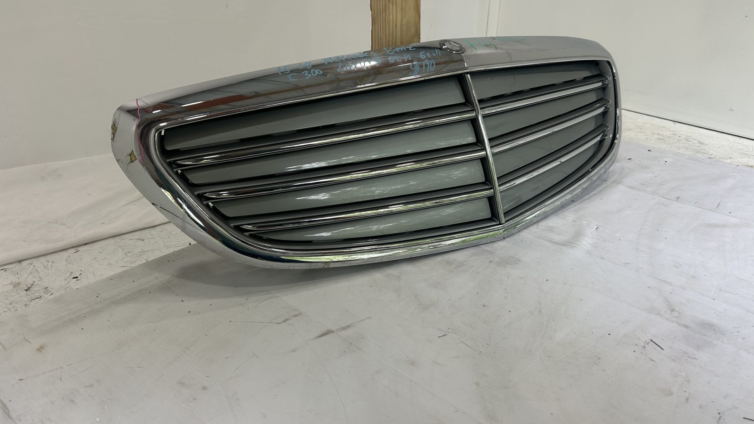 2015-2018 Mercedes Benz C class C300 luxury Grille