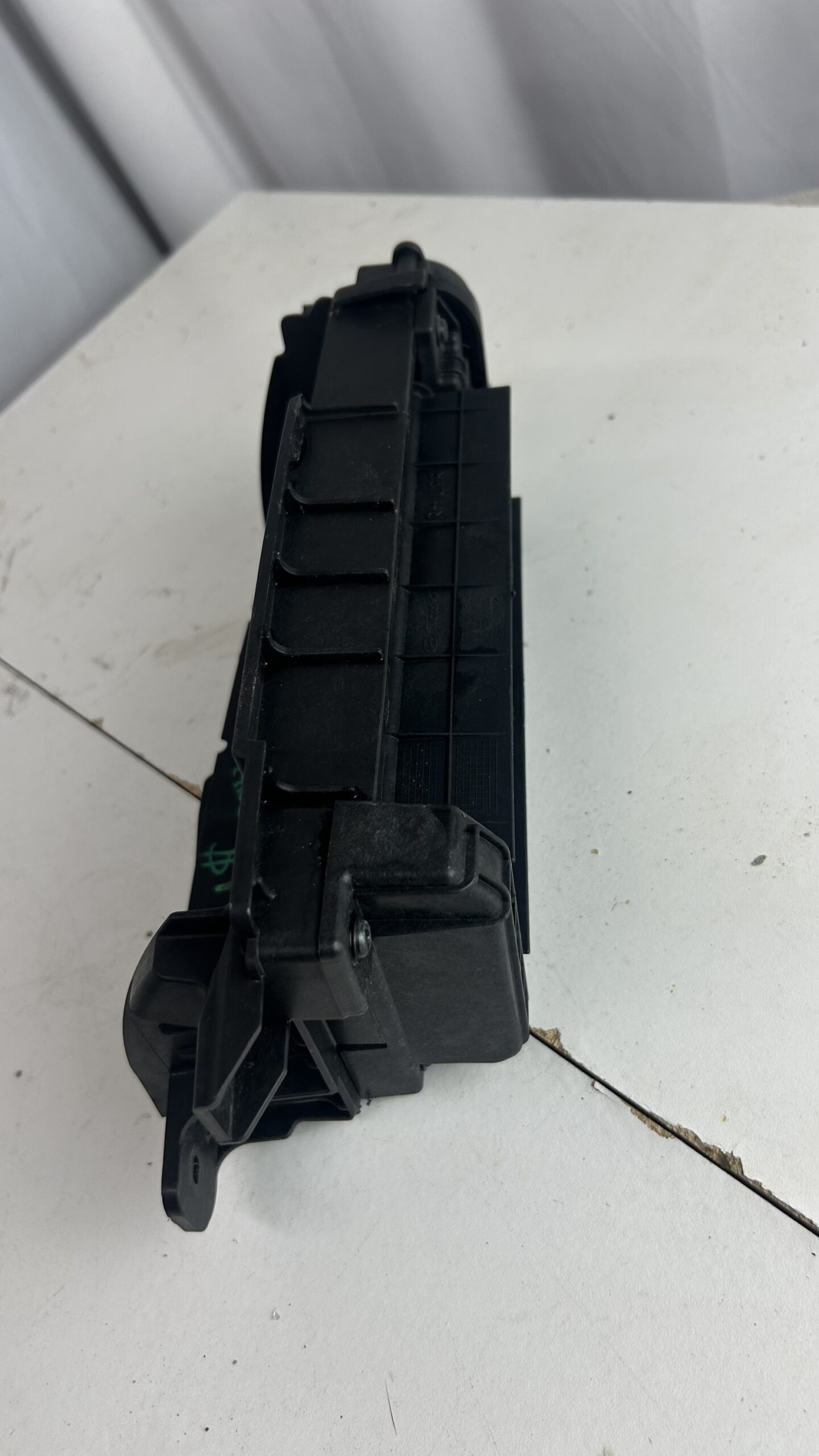 2020-2022 Hyundai Sonata Hybrid right upper Active Shutter