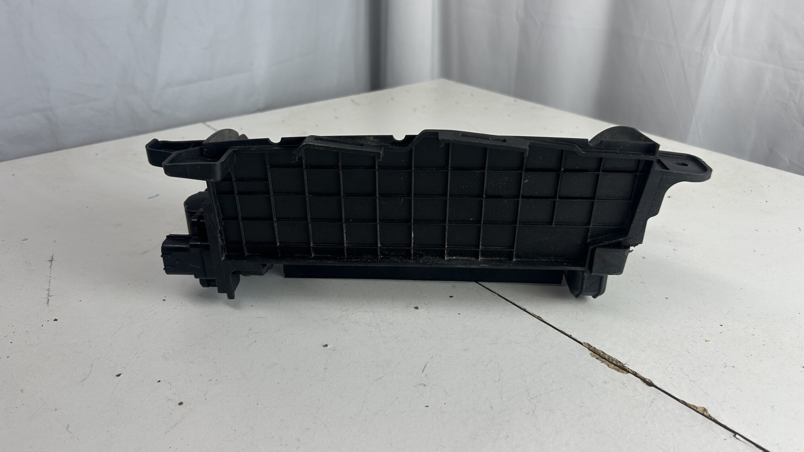 2020-2022 Hyundai Sonata Hybrid right upper Active Shutter