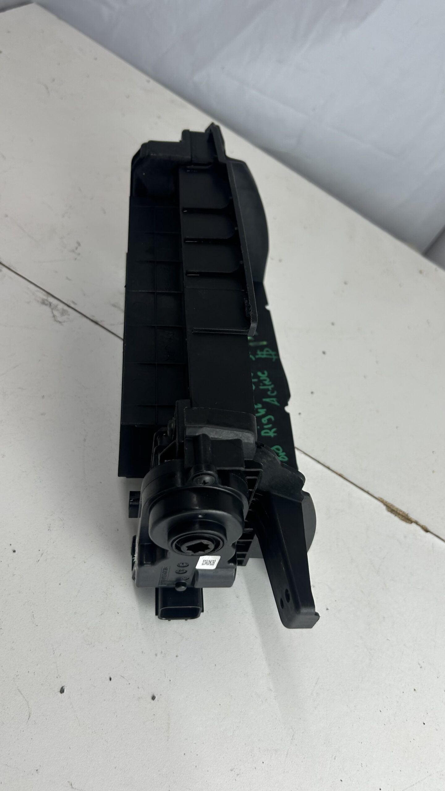 2020-2022 Hyundai Sonata Hybrid right upper Active Shutter