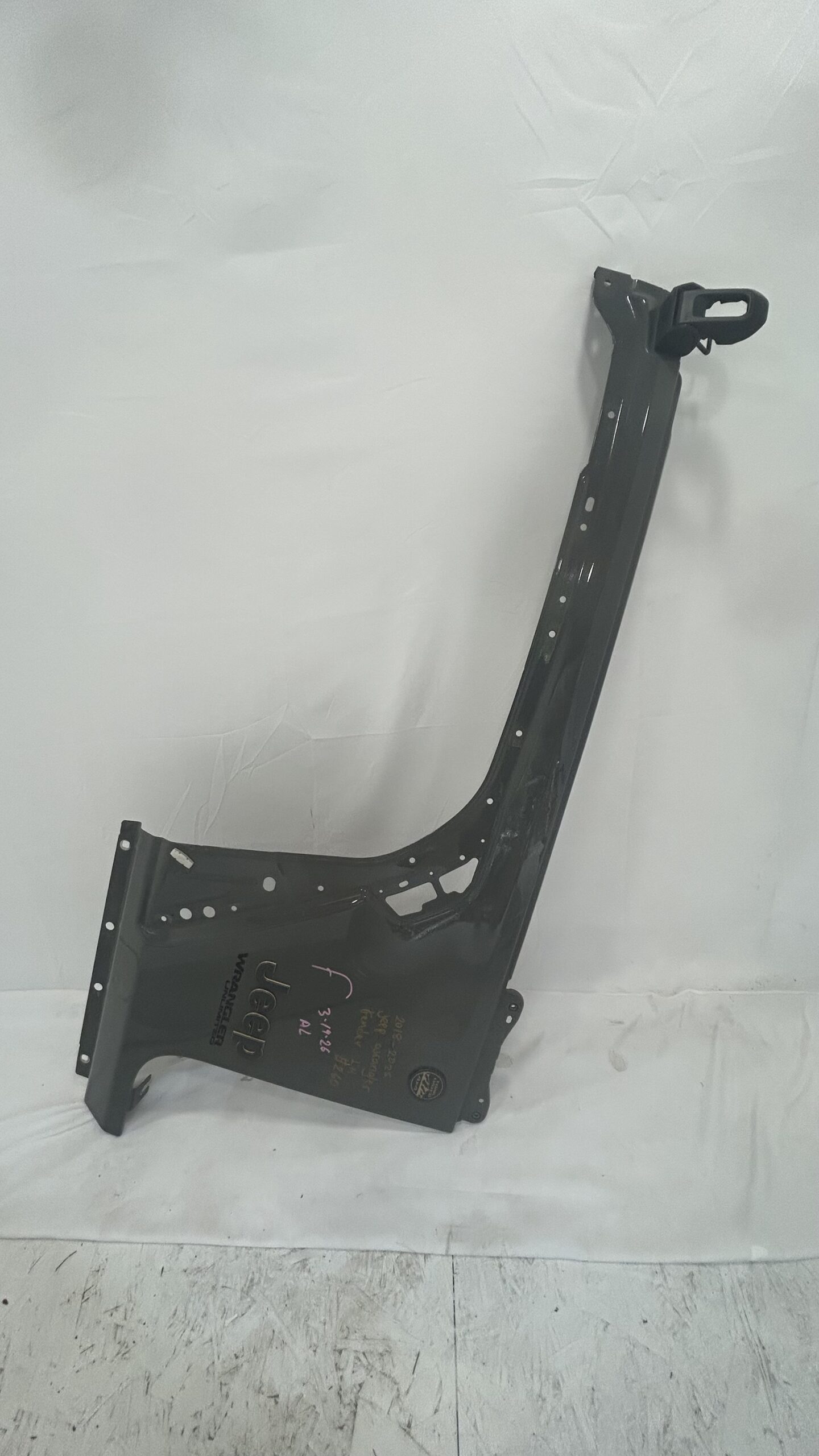 2018-2025 Jeep Wrangler Unlimited driver fender