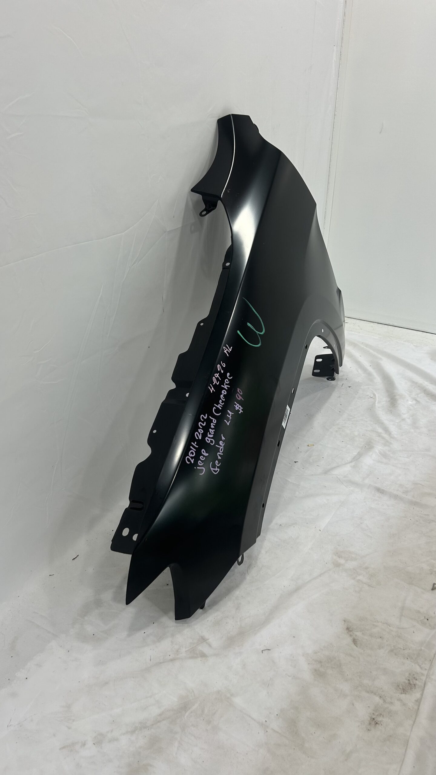 2011-2022 Jeep Grand Cherokee  Driver fender