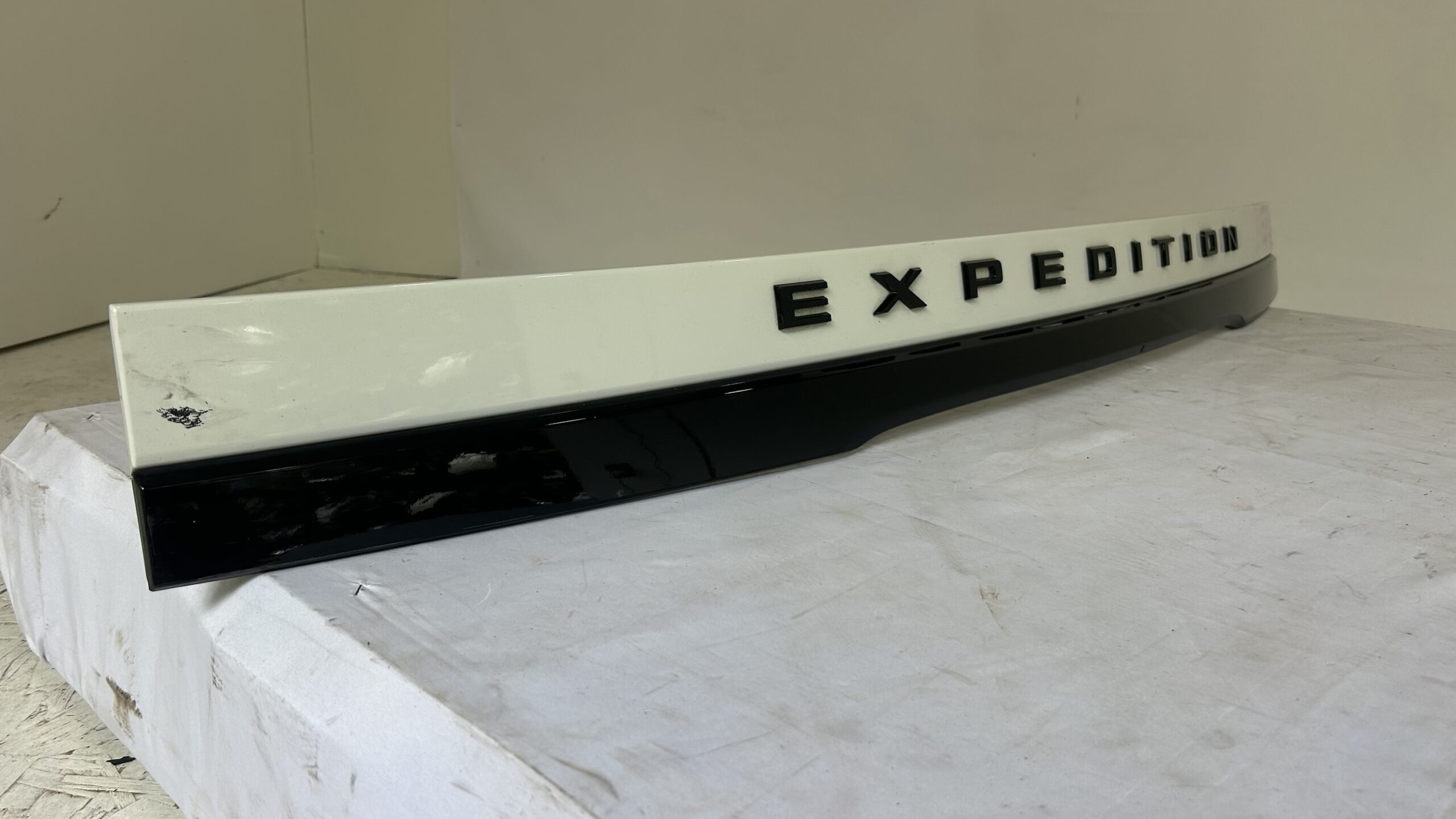 2022-2024  Ford  Expedition Liftgate Center Molding