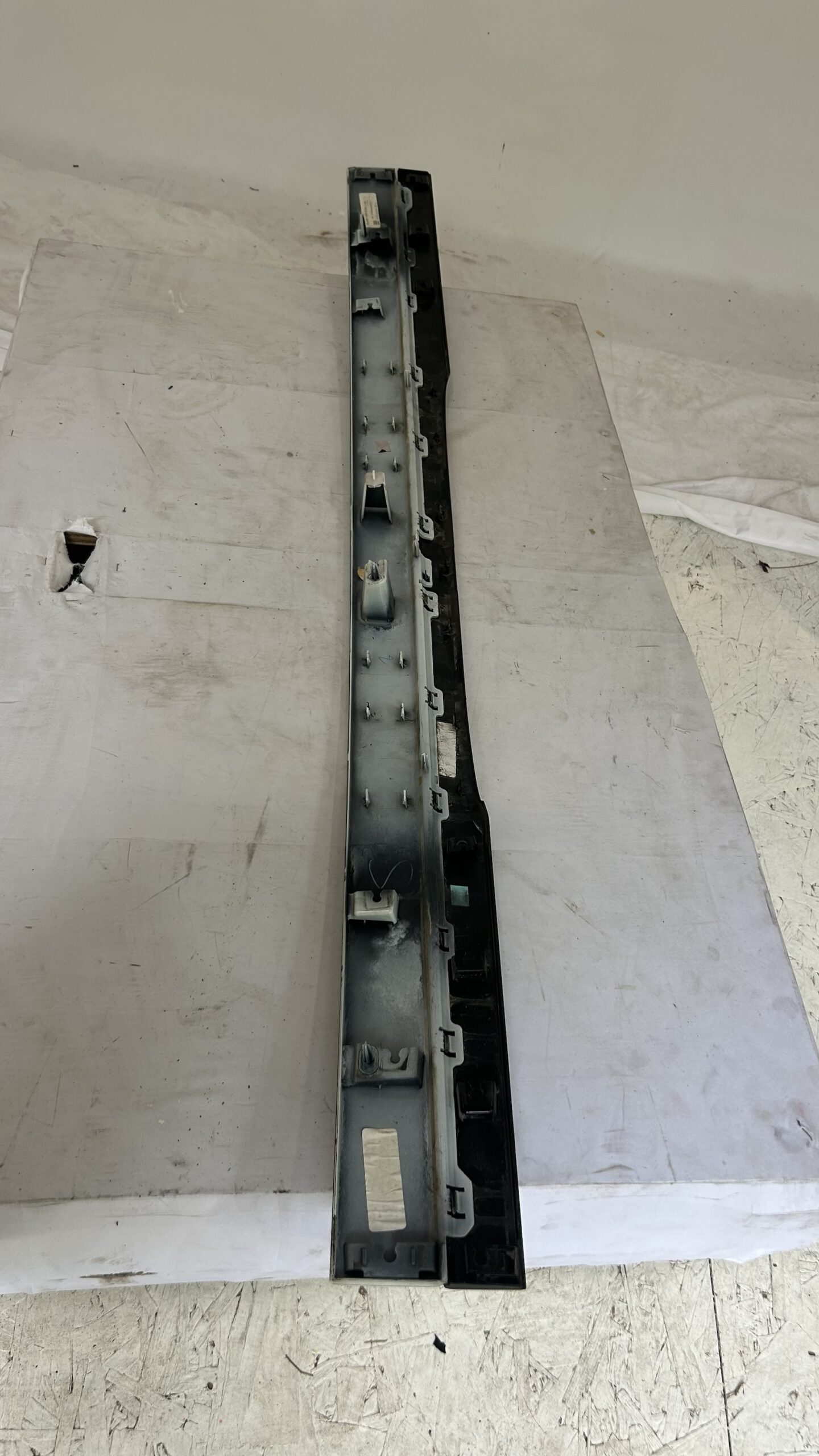 2022-2024  Ford  Expedition Liftgate Center Molding