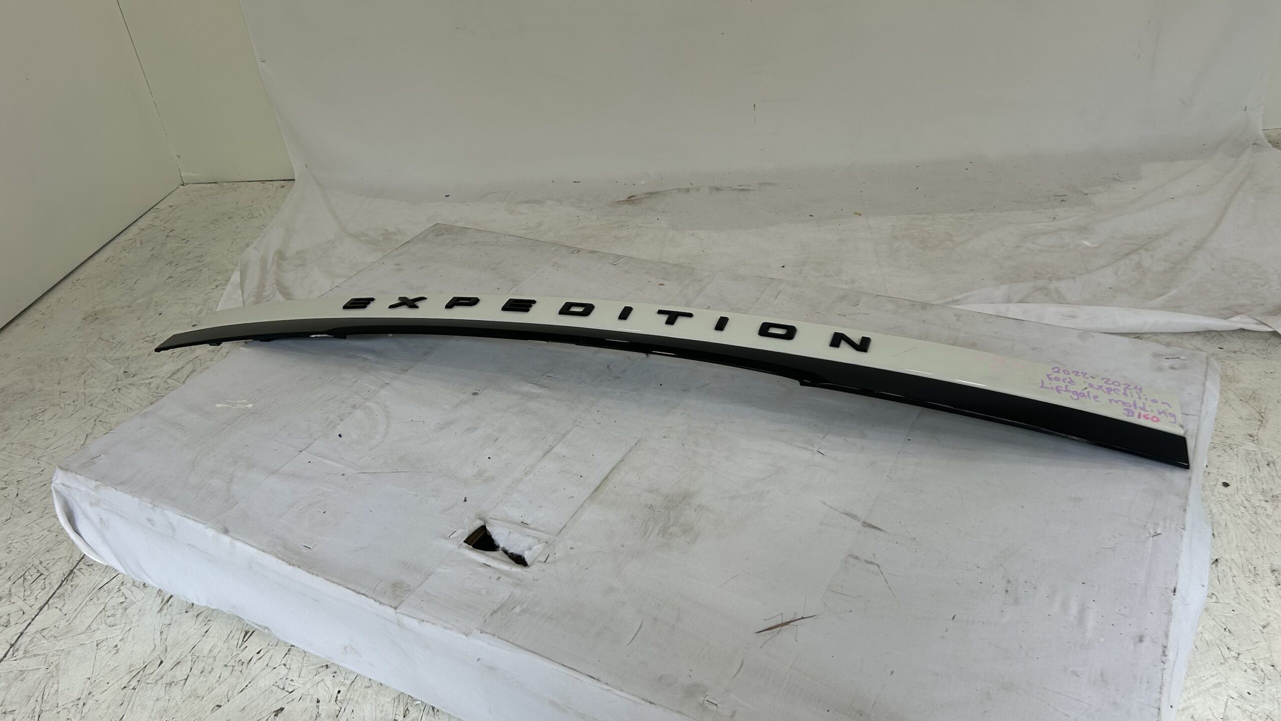 2022-2024  Ford  Expedition Liftgate Center Molding