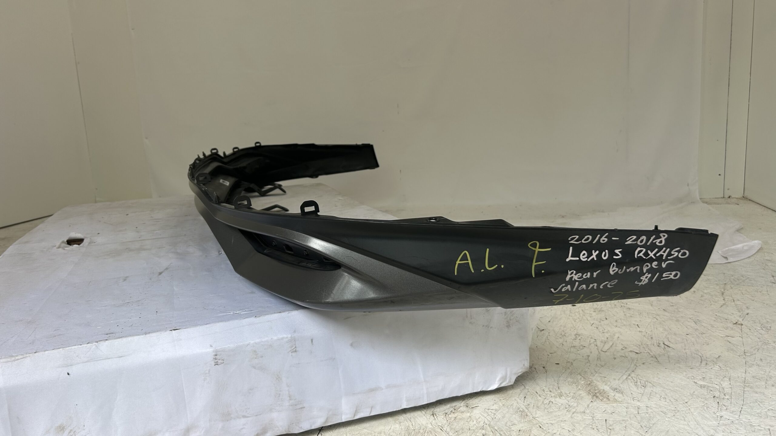 2016-2018 Lexus  RX450 rear bumper lower valance
